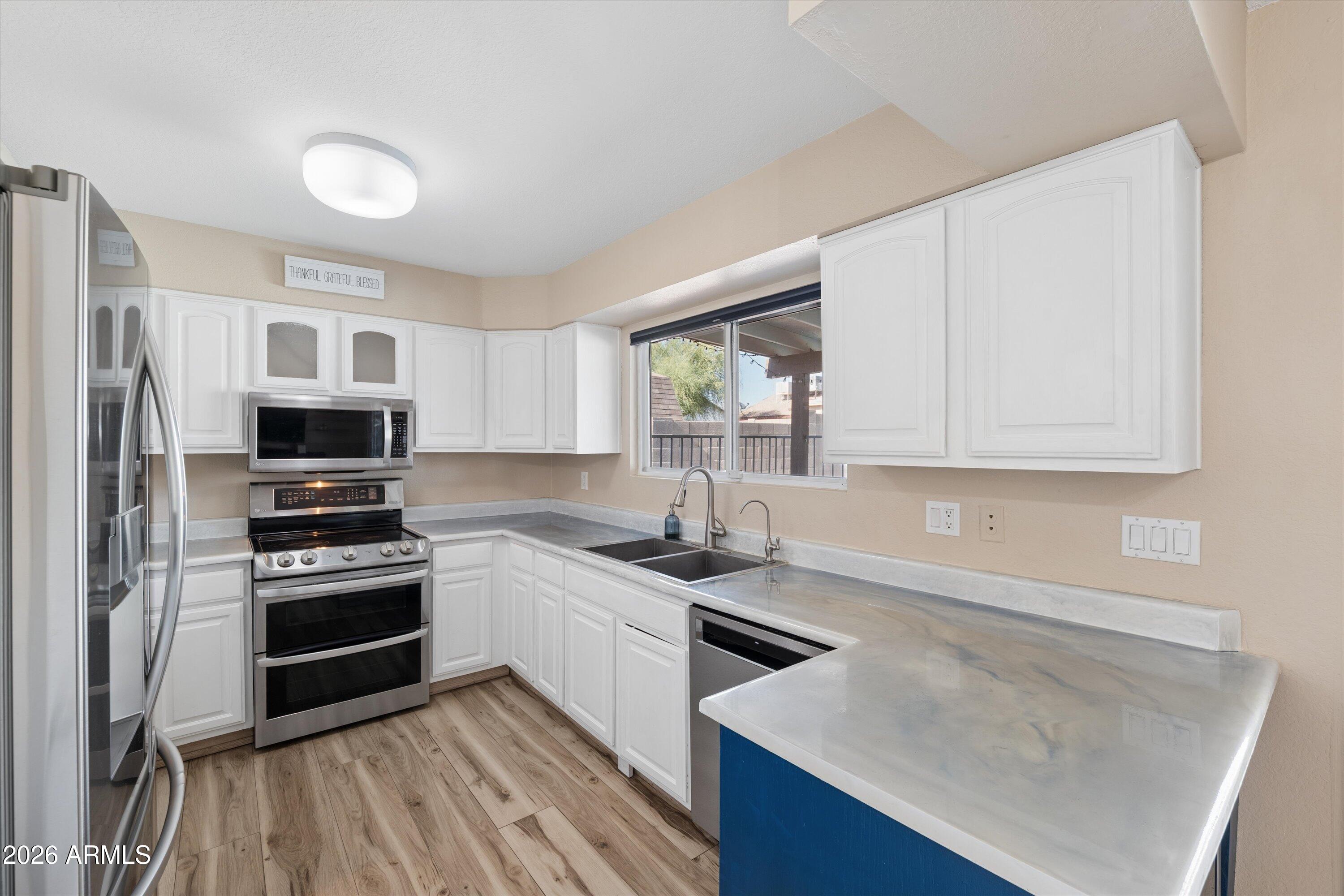 LA CRESCENTA UNIT 2 - Residential