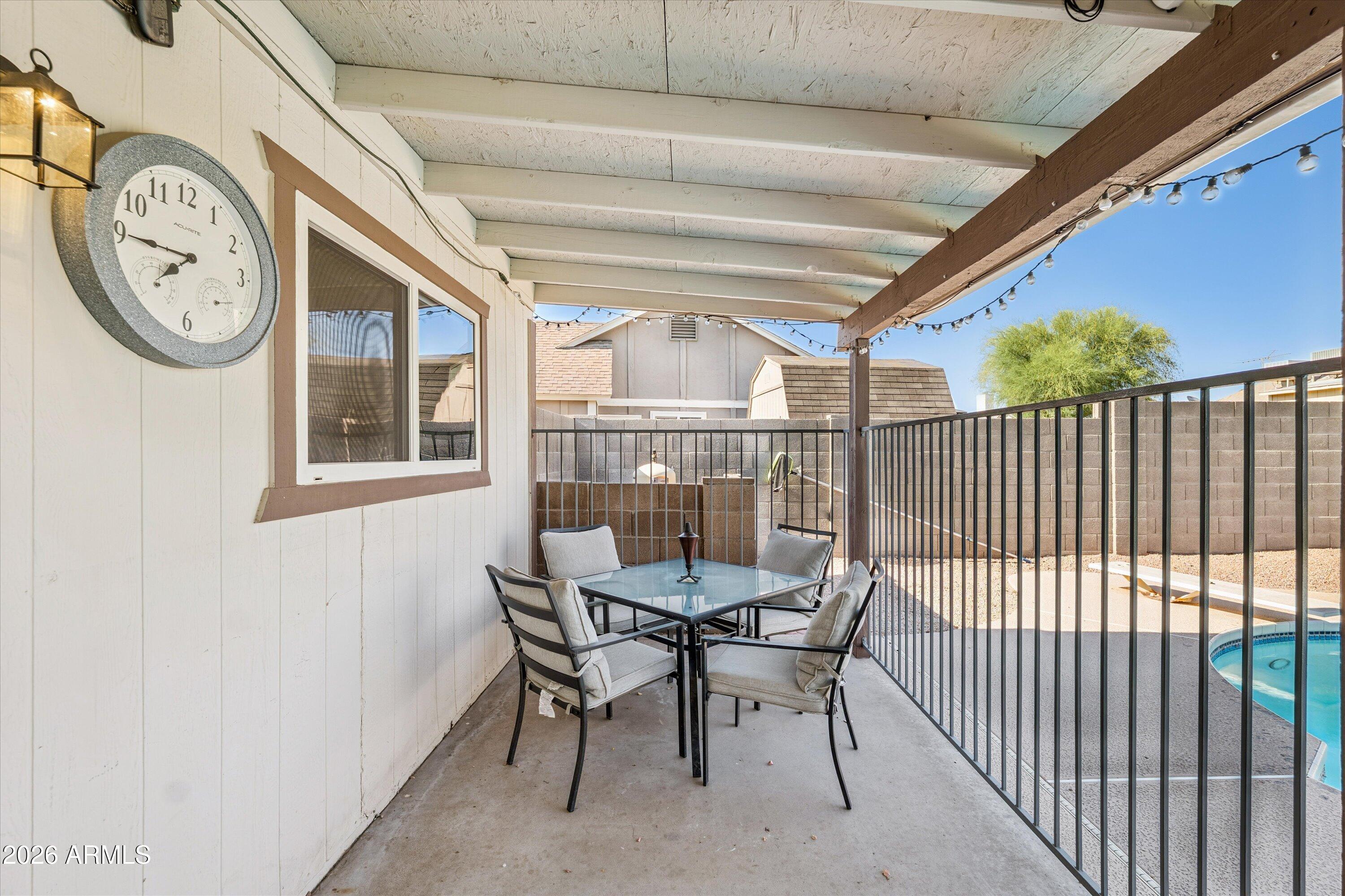 LA CRESCENTA UNIT 2 - Residential