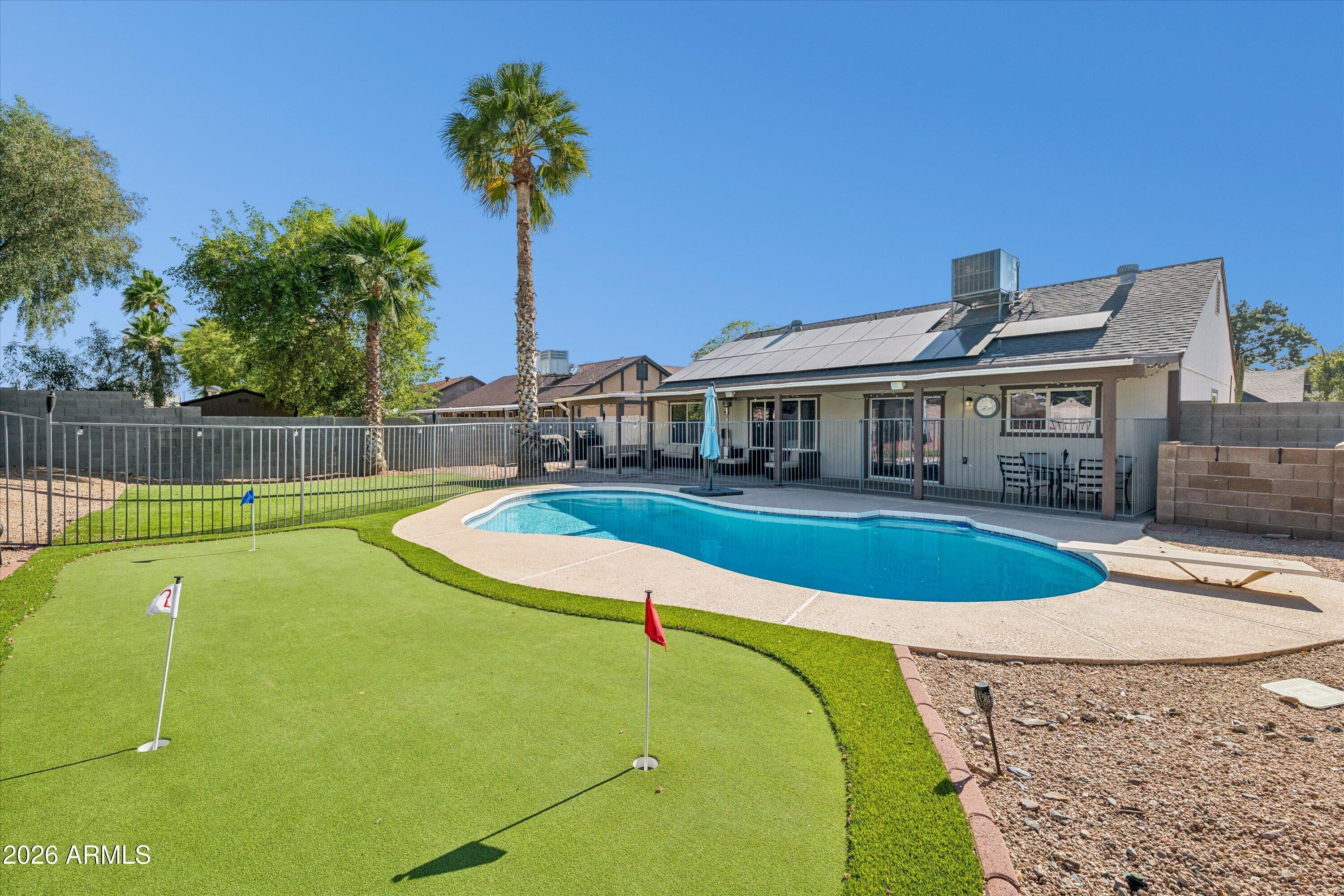 LA CRESCENTA UNIT 2 - Residential