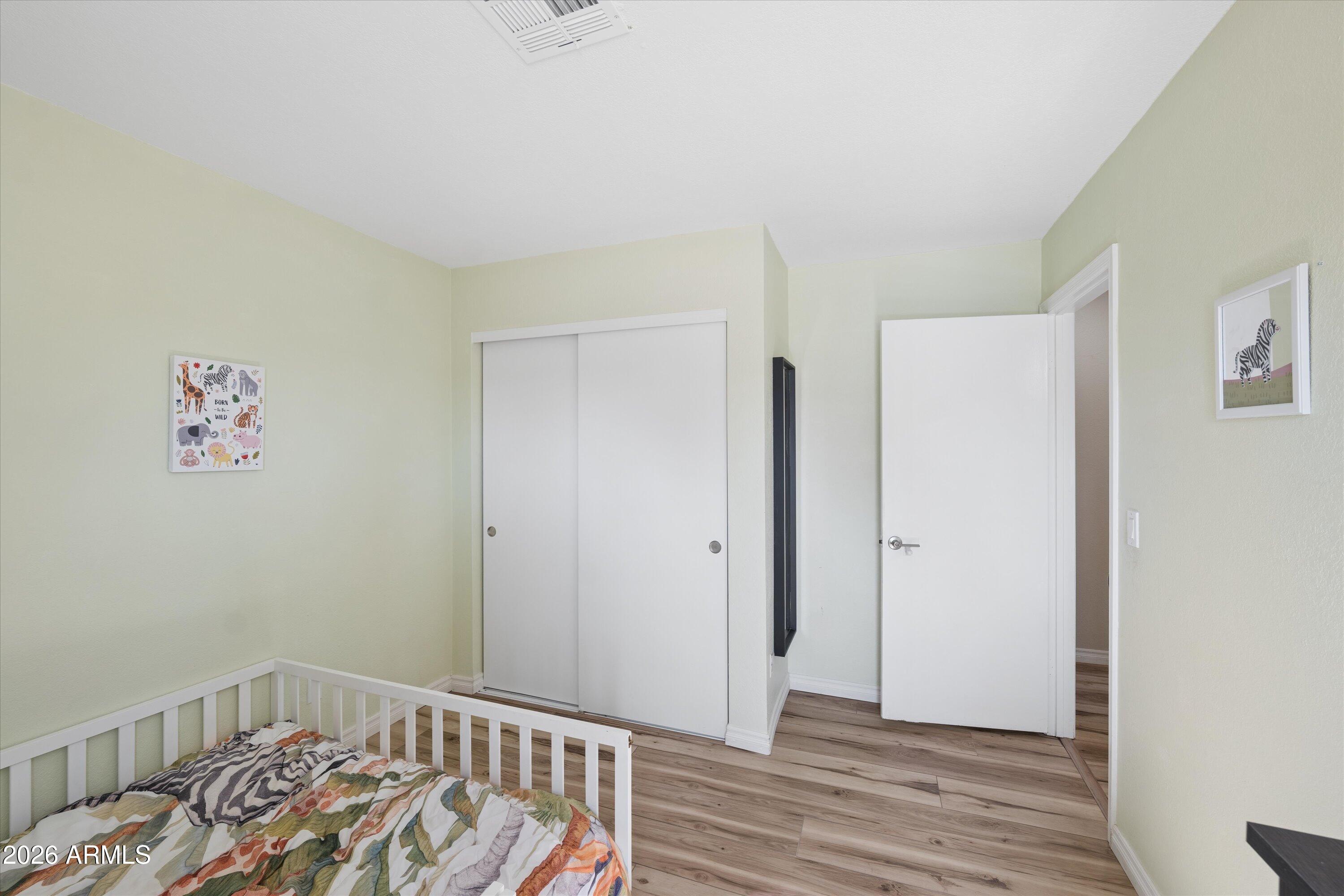 LA CRESCENTA UNIT 2 - Residential