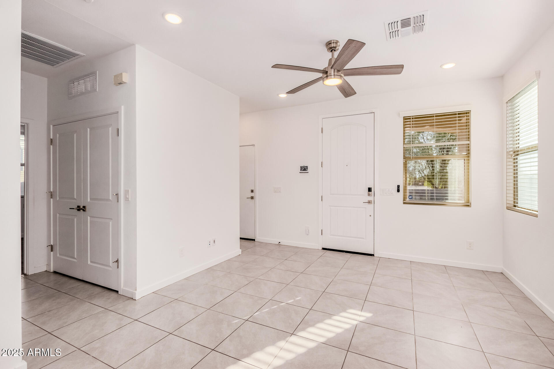 40354 W SUNLAND Drive