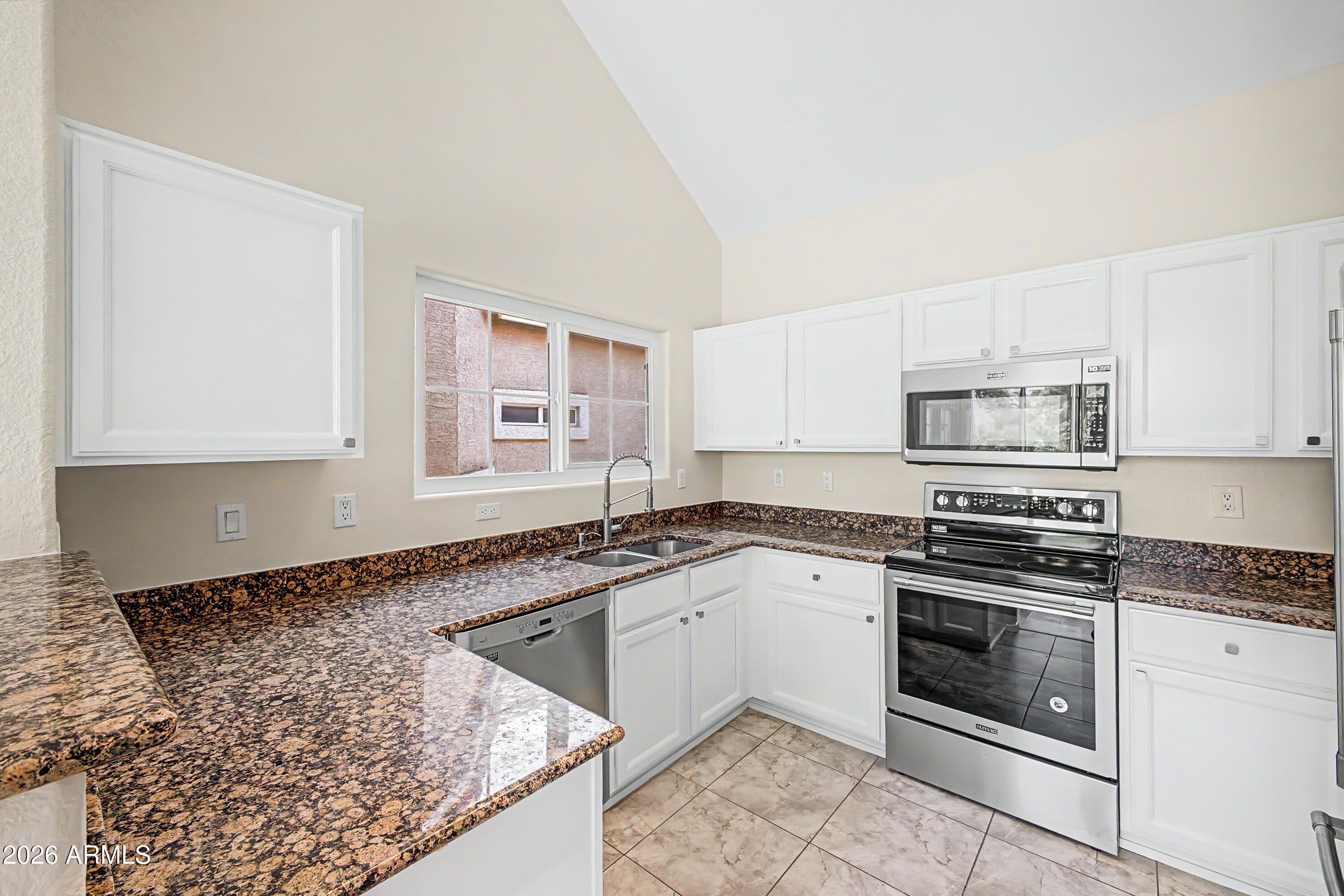 1633 E LAKESIDE Drive 135