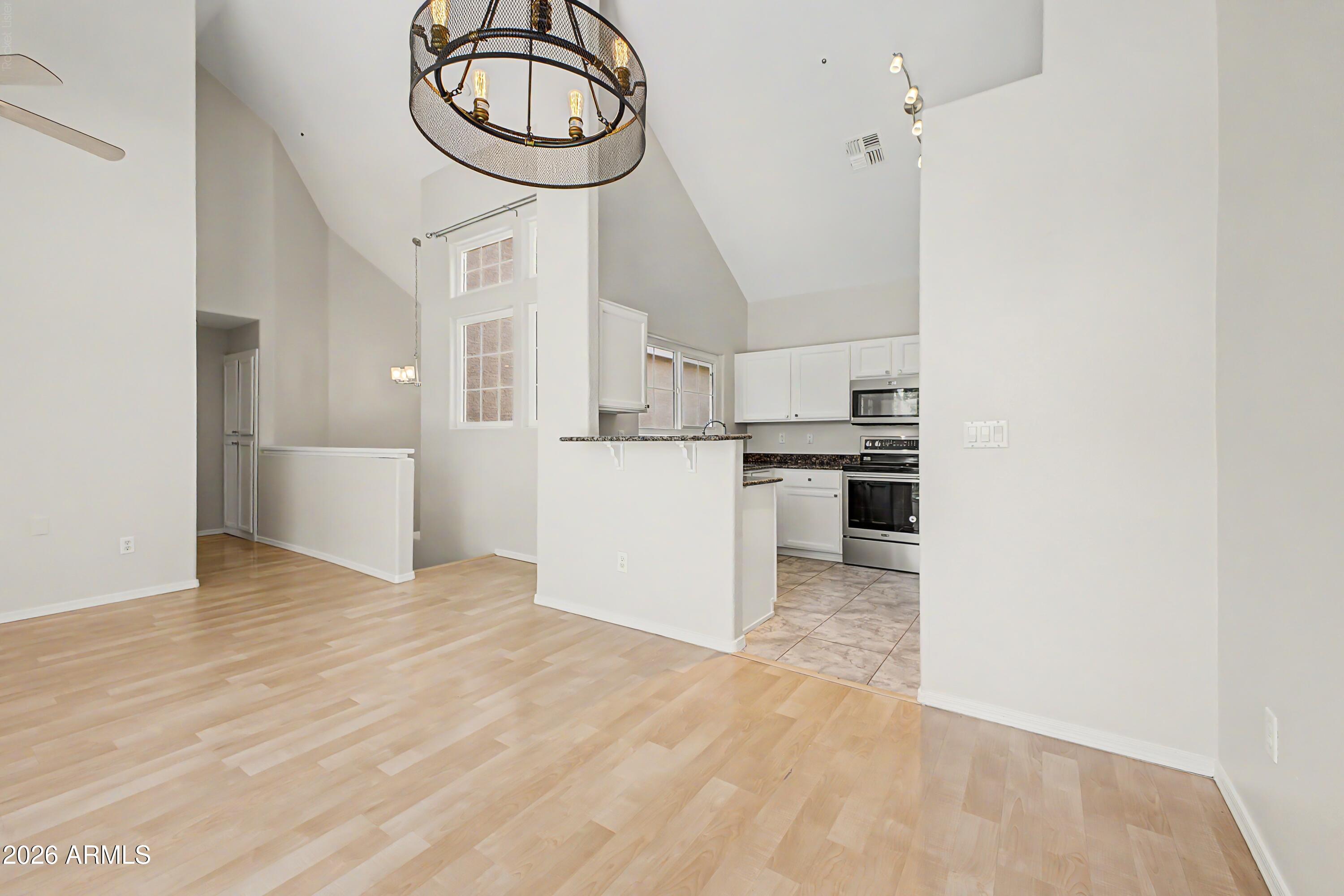 1633 E LAKESIDE Drive 135