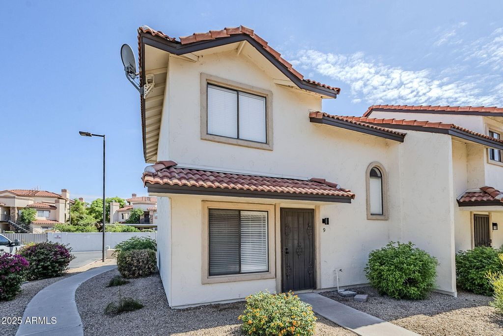 Photo of 2927 N Oregon Street #9, Chandler, AZ 85225 (MLS # 6933884)