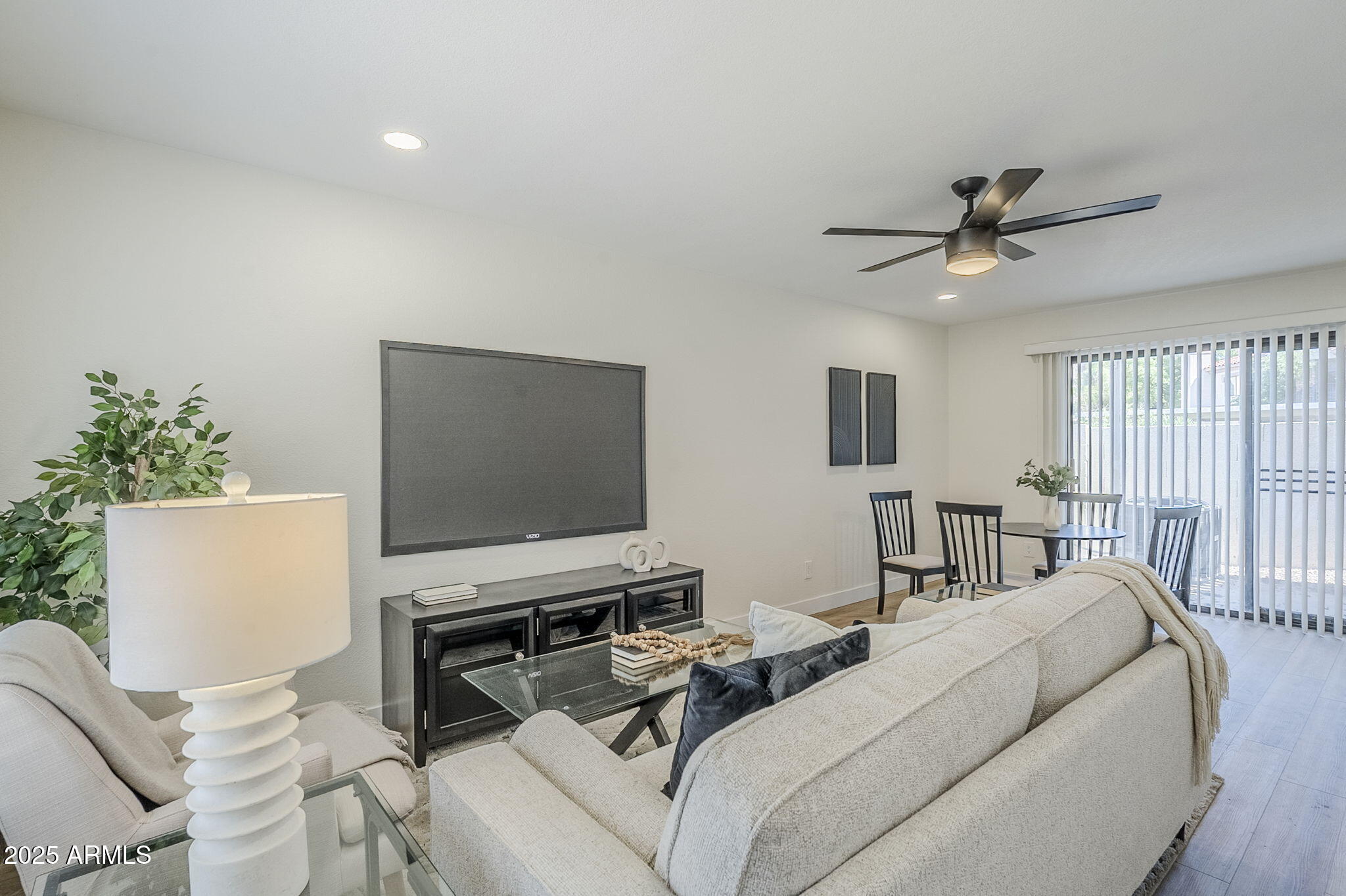 2927 N OREGON Street 9