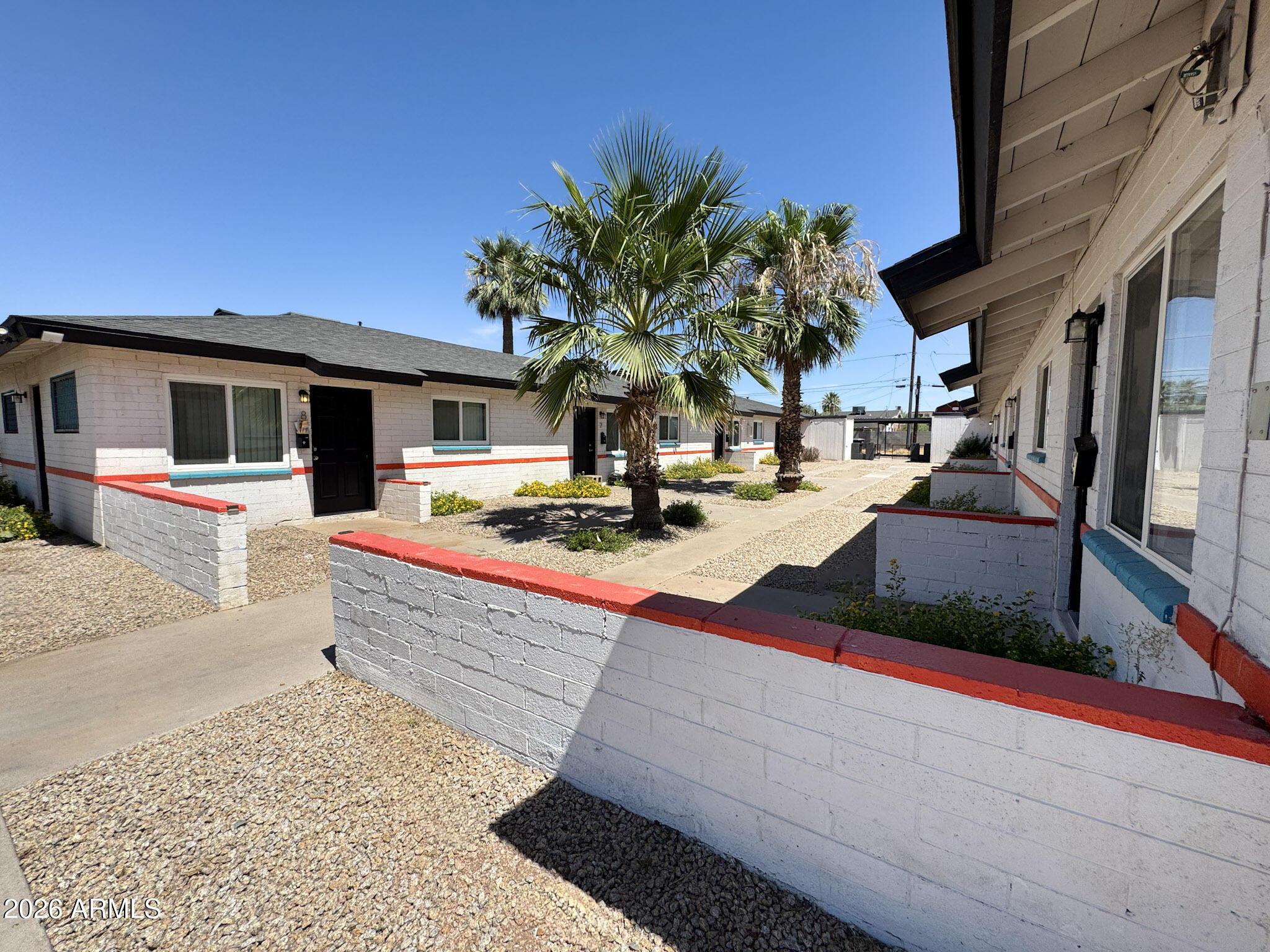 1342 E WILLETTA Street 8