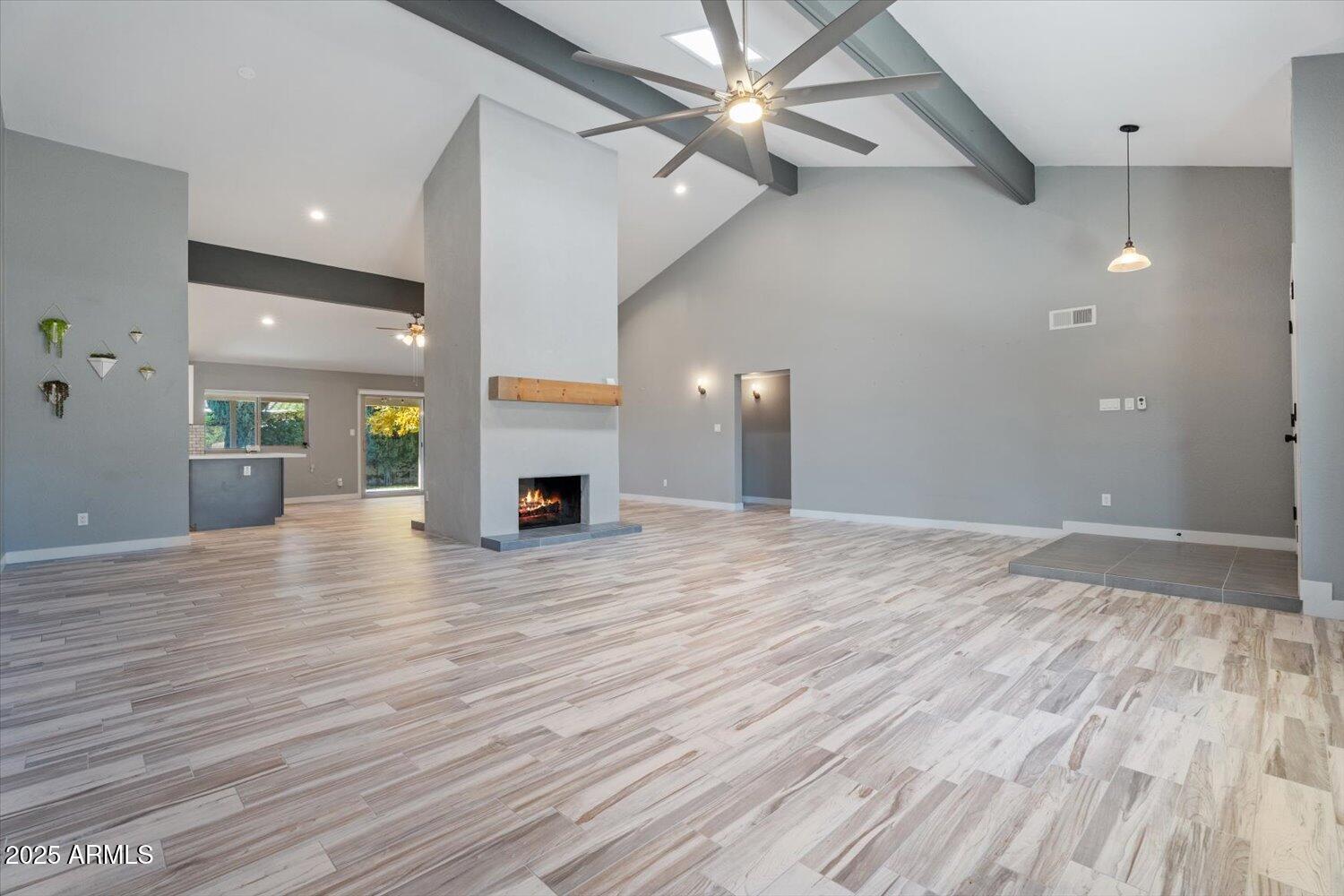 8635 E VIA DE LA GENTE --