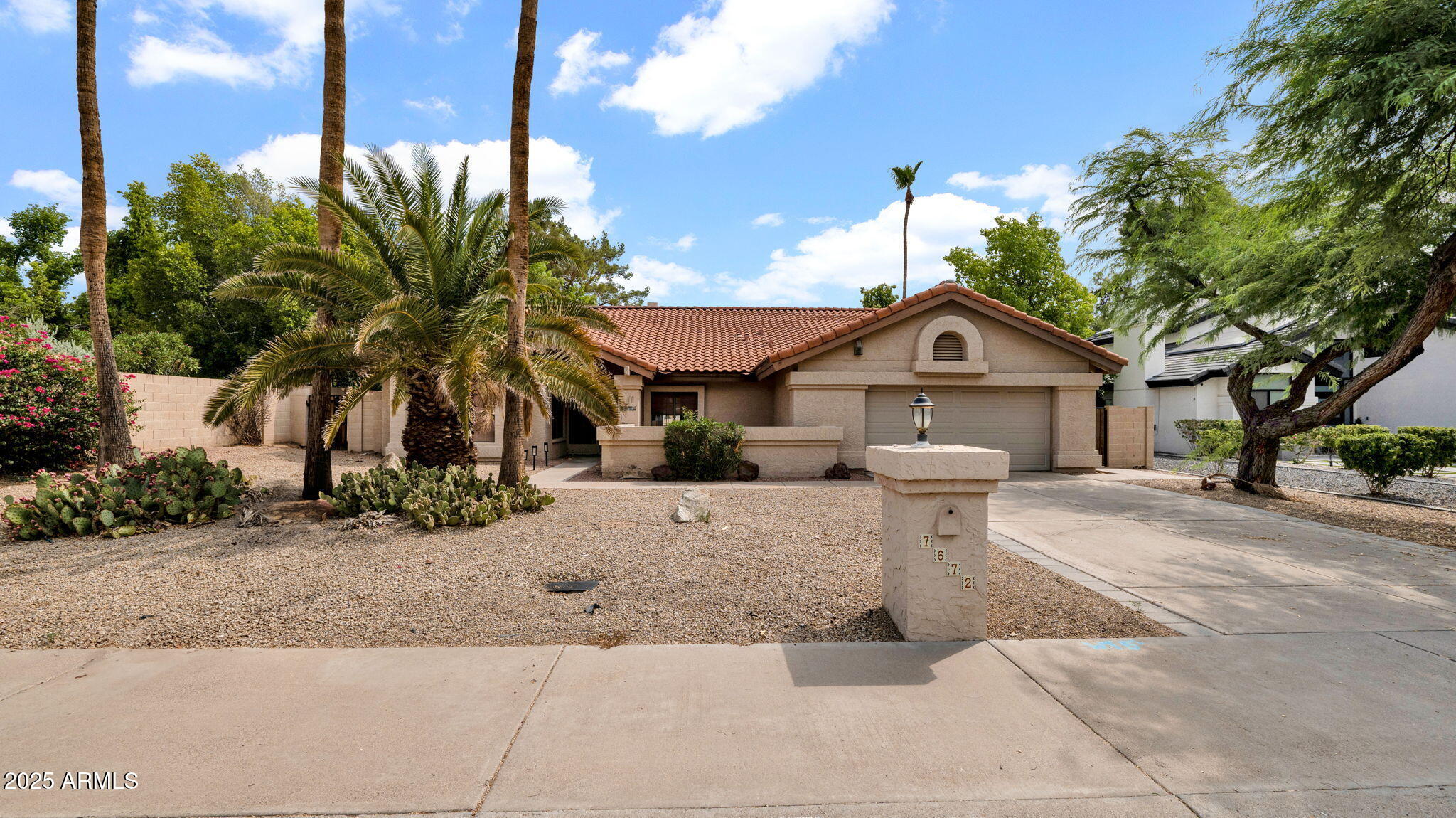 7672 E WINDROSE Drive
