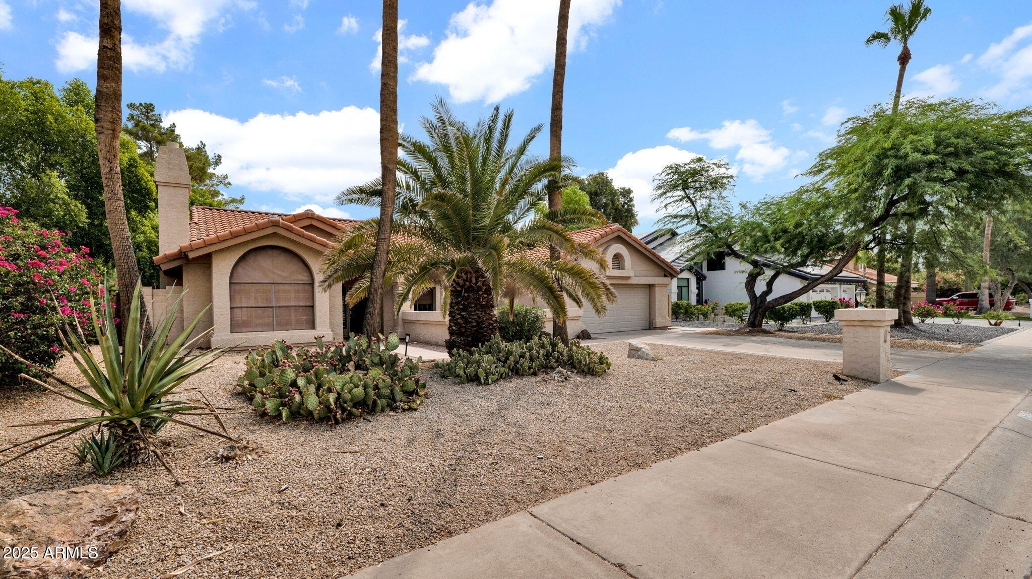 7672 E WINDROSE Drive