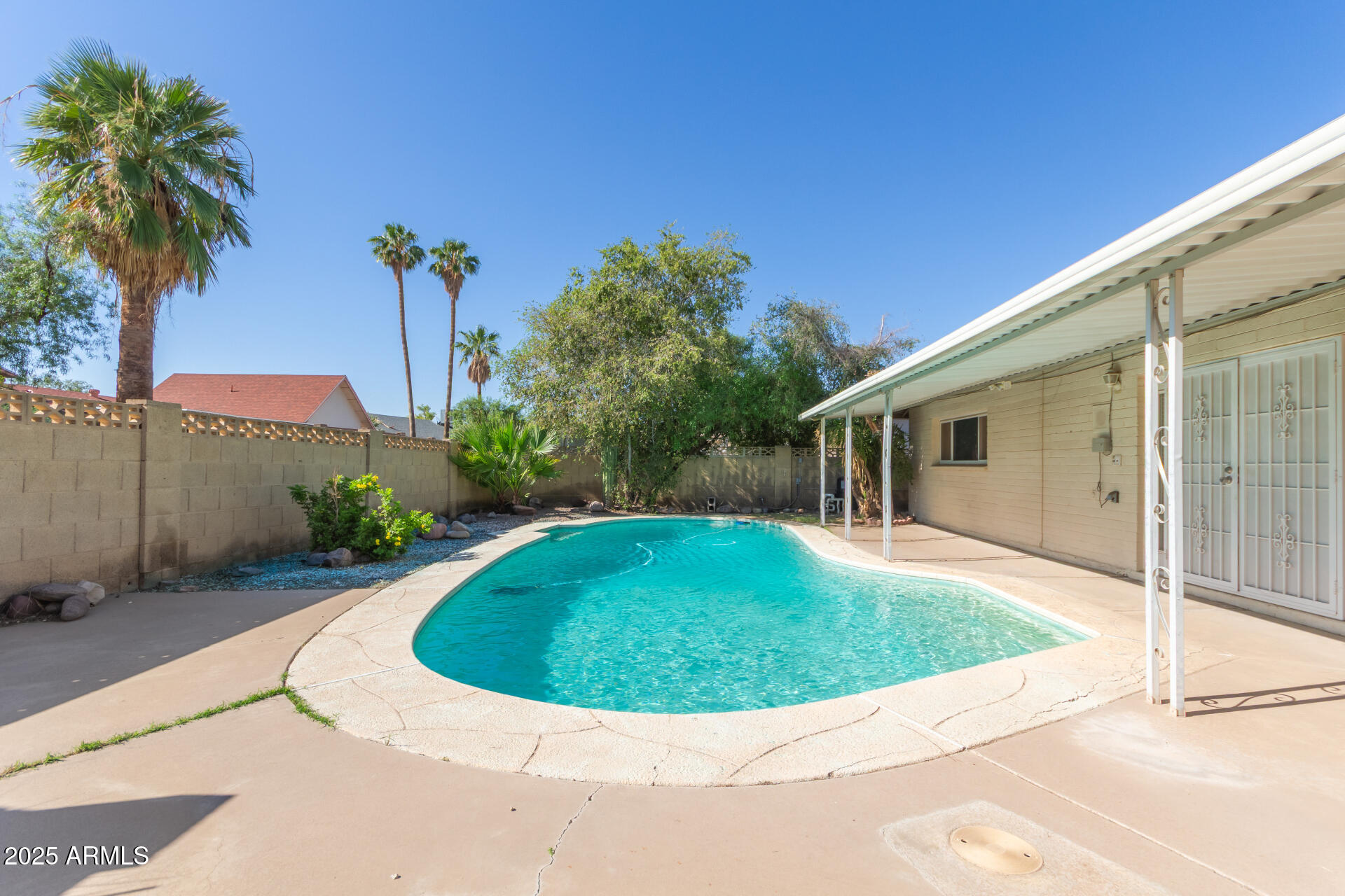 1655 E LA JOLLA Drive