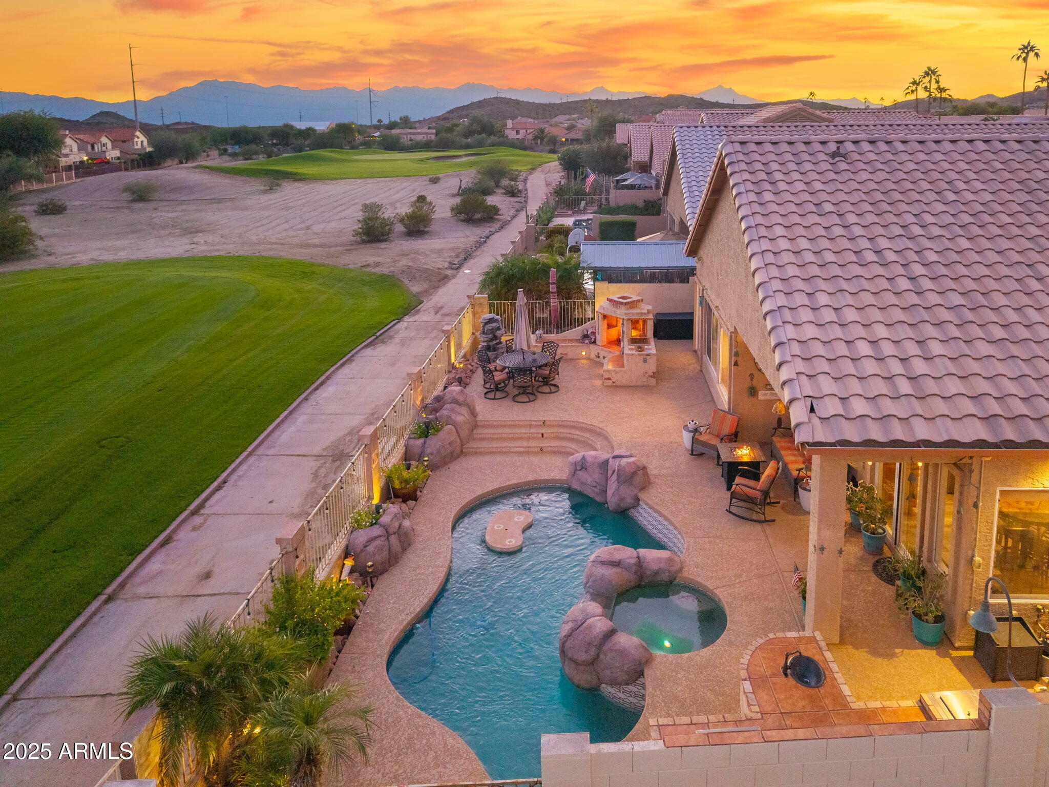 1437 E GLENHAVEN Drive