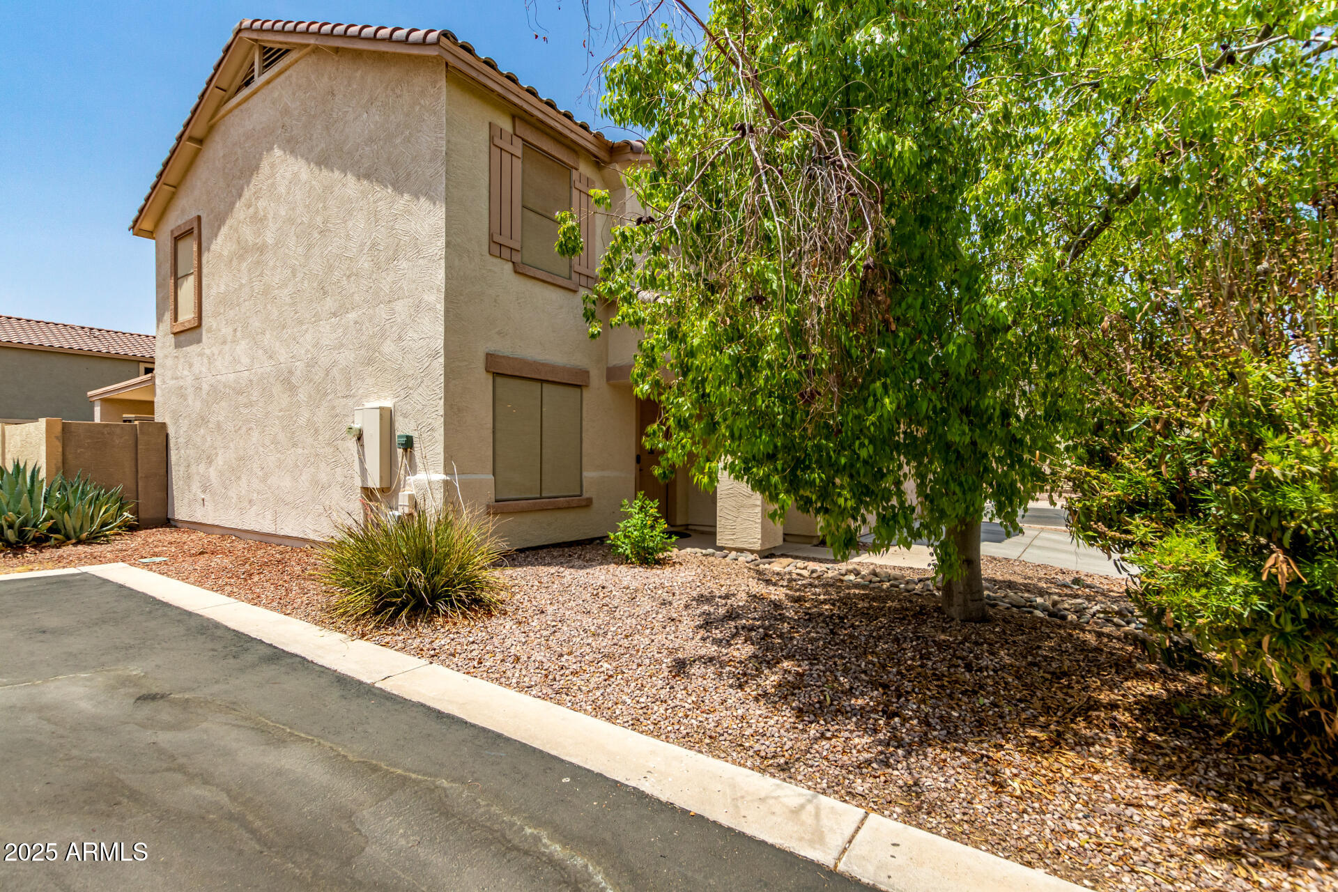 16935 W CENTRAL Street