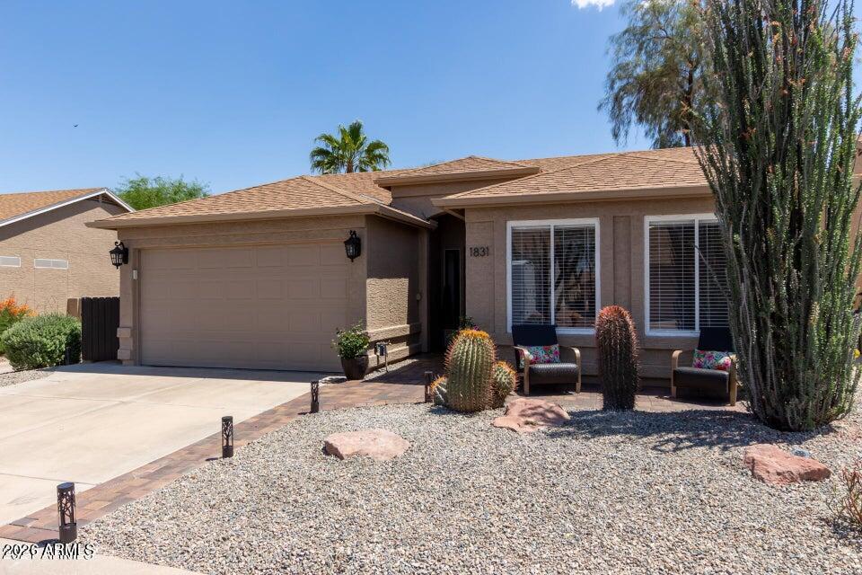 1831 E WESTCHESTER Drive