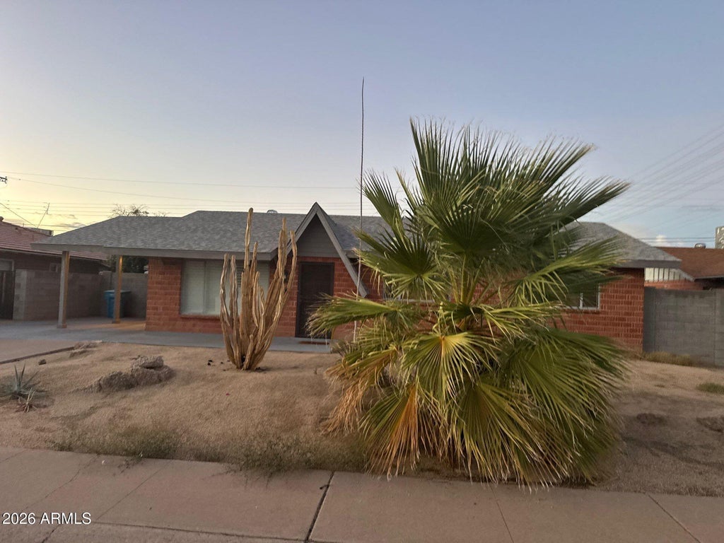 Photo of 3708 W Berridge Lane, Phoenix, AZ 85019 (MLS # 7093112)