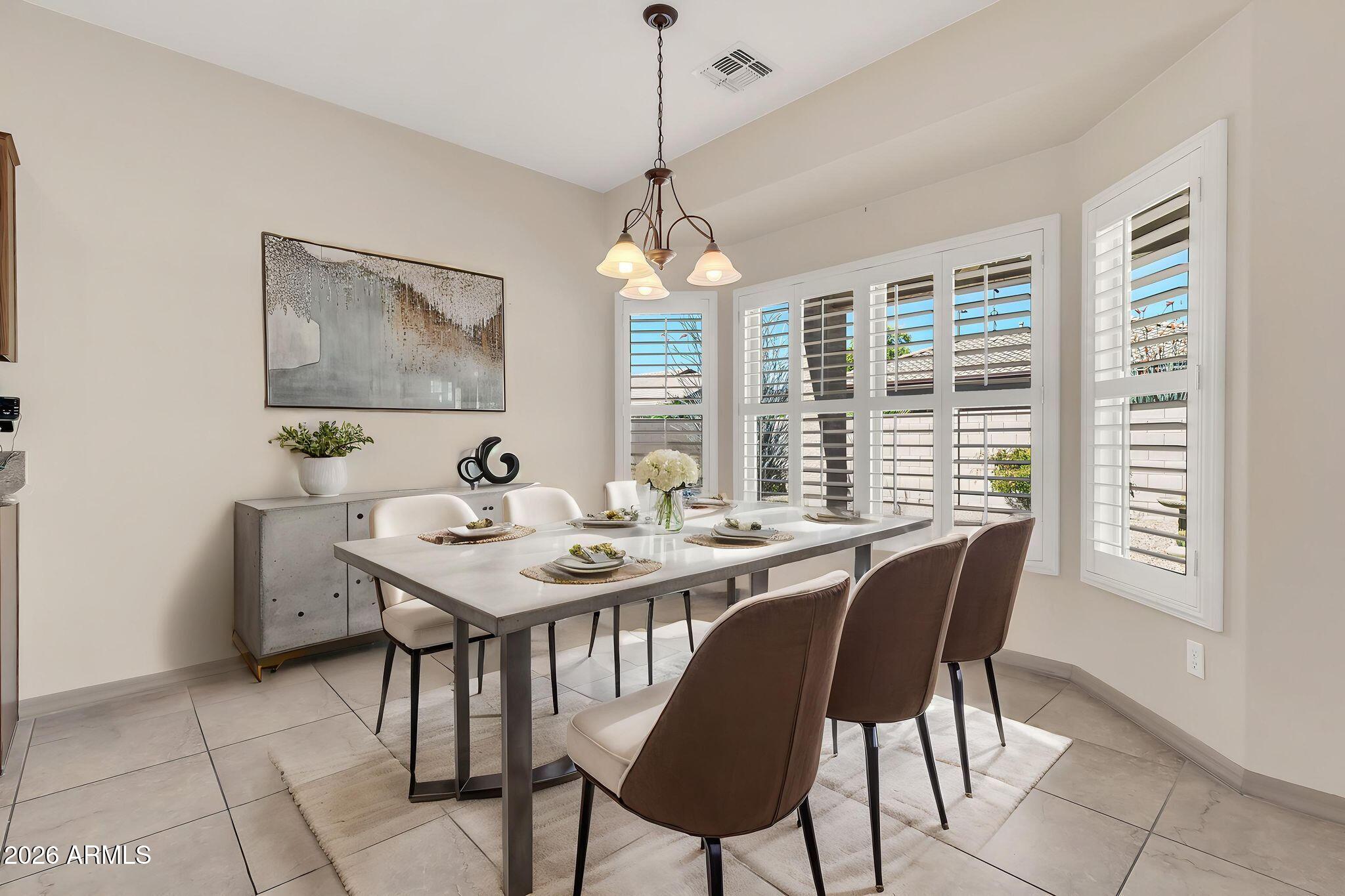 3826 E ROLLING GREEN Way