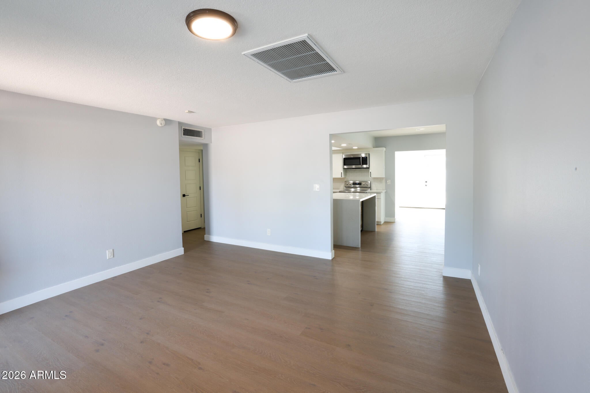 623 E LA JOLLA Drive