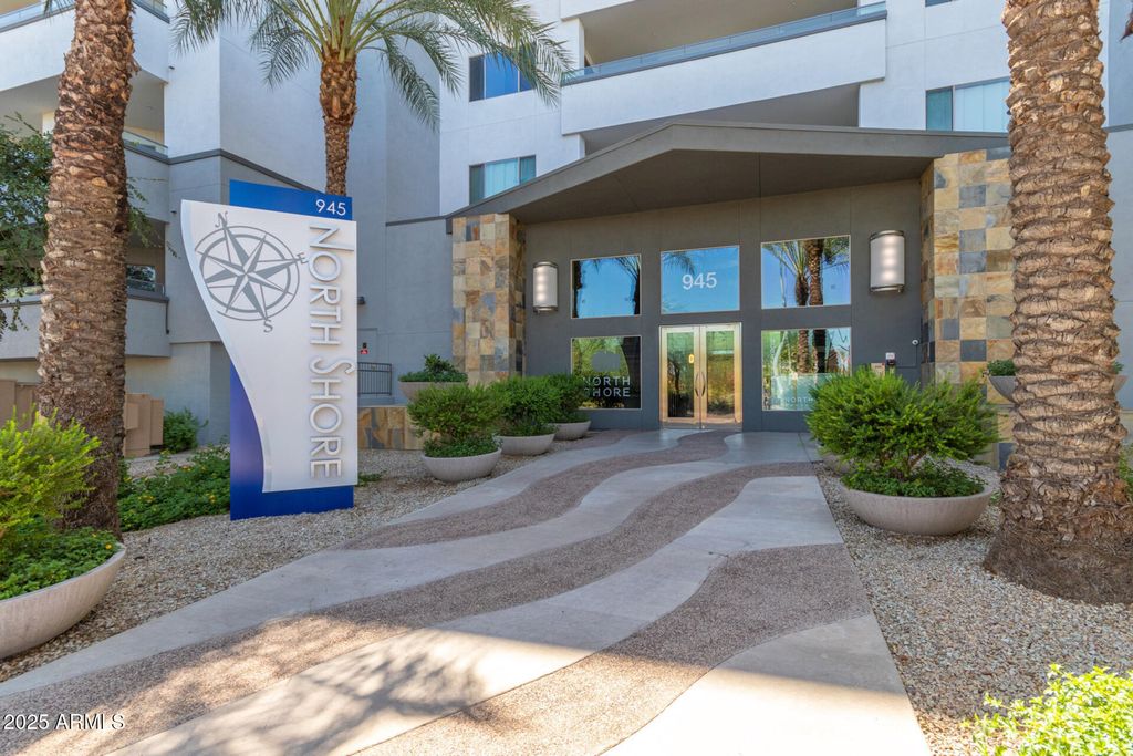 Photo of 945 E Playa Del Norte Drive #4020, Tempe, AZ 85288 (MLS # 6937760)