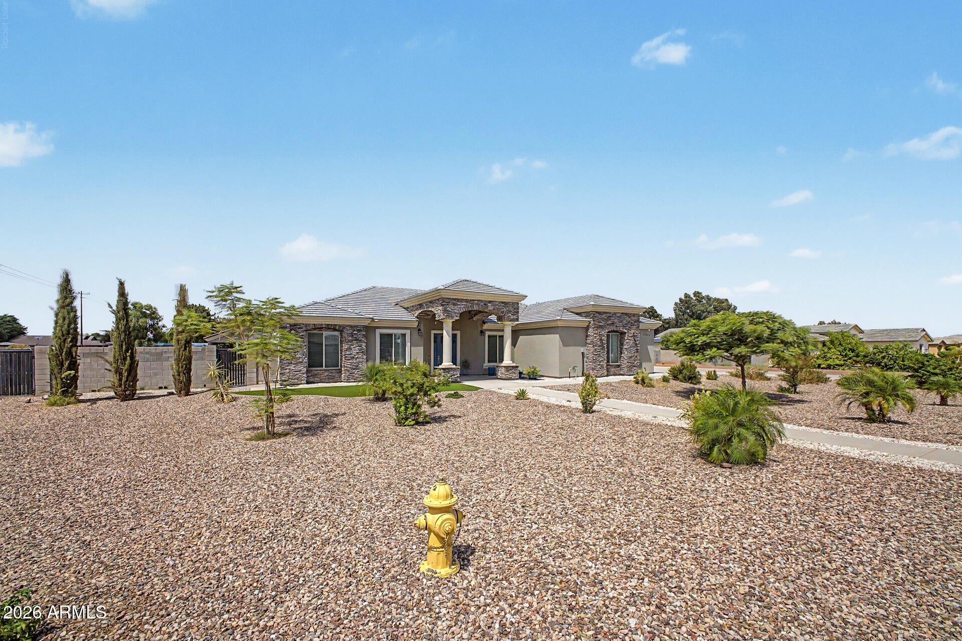 17424 W KEIM Drive