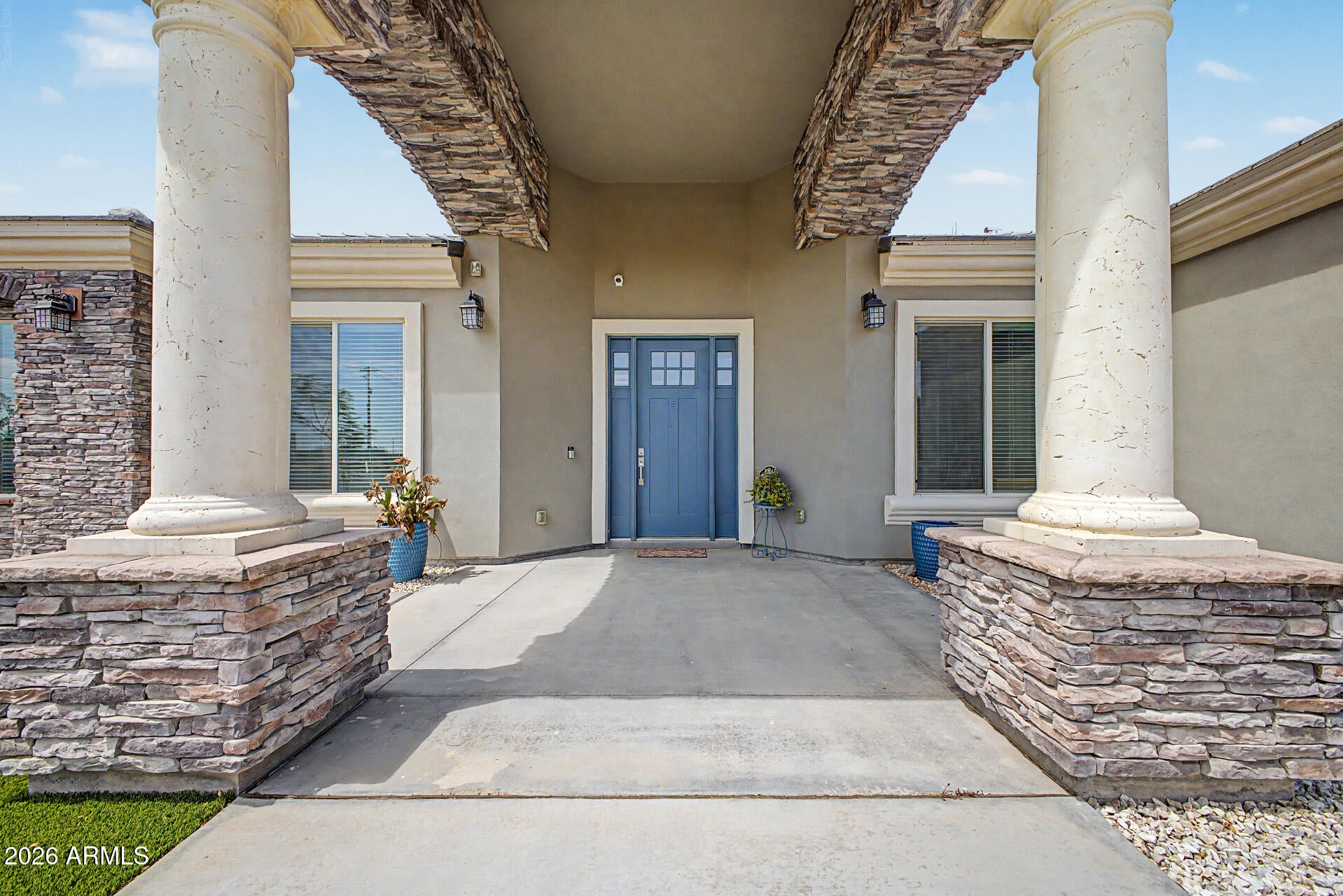 17424 W KEIM Drive