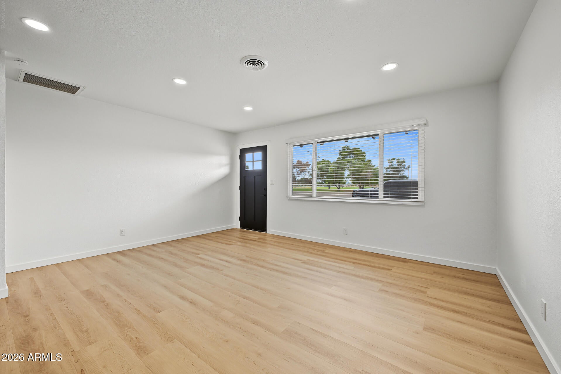4030 W GLENDALE Avenue