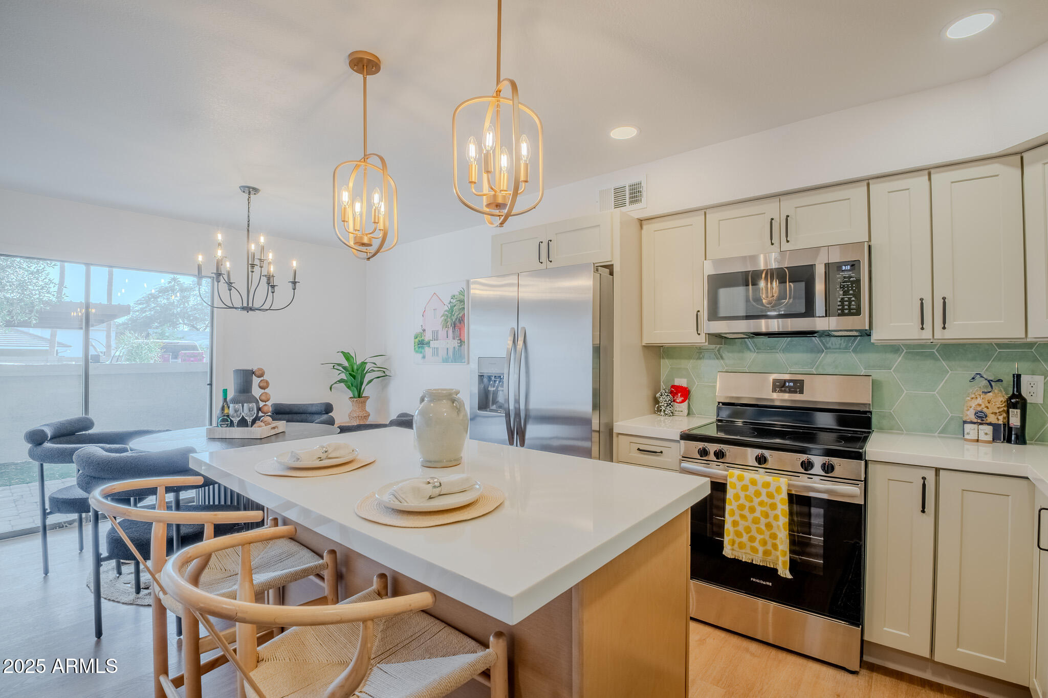 2121 S PENNINGTON -- 44