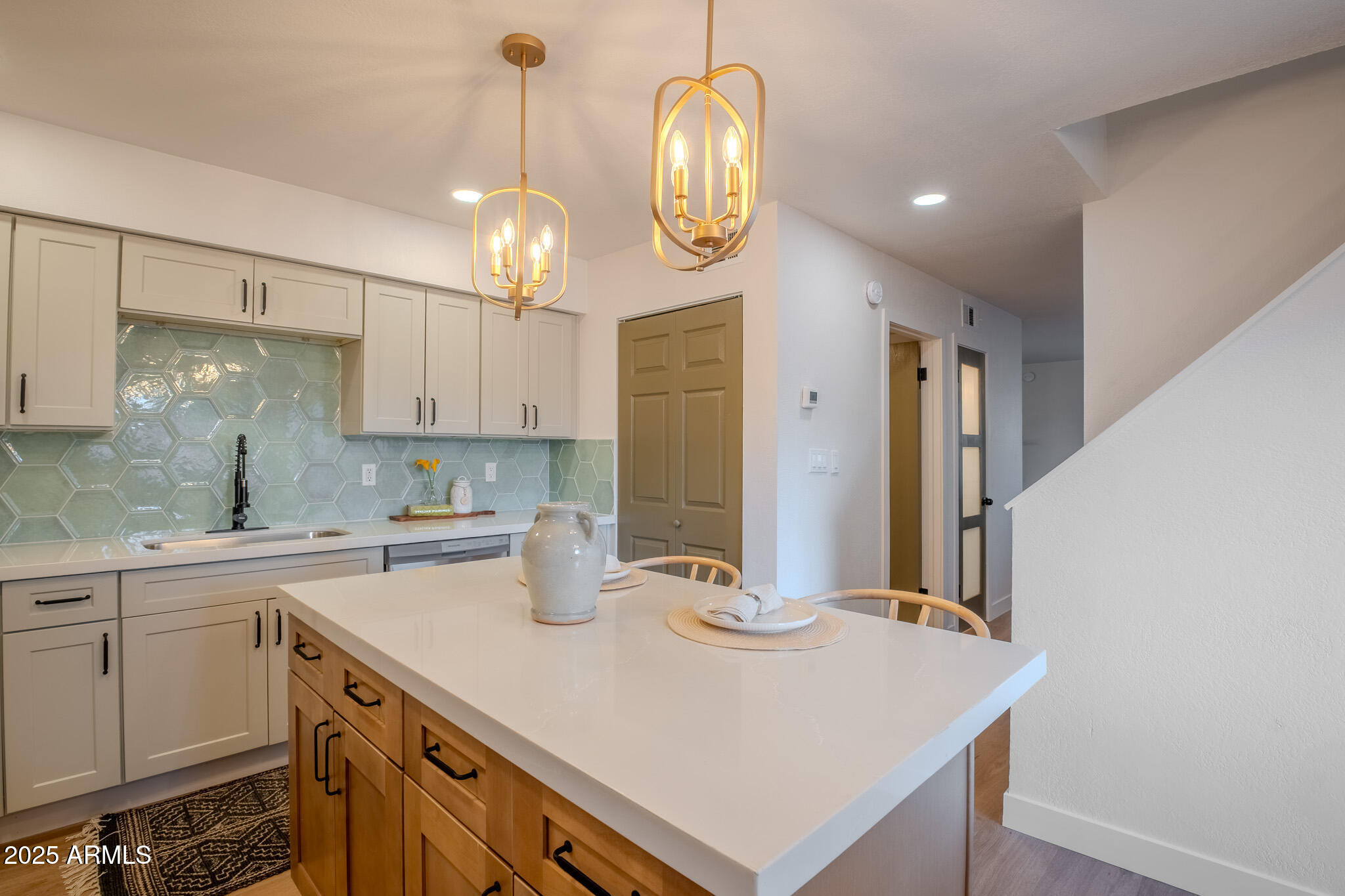 2121 S PENNINGTON -- 44