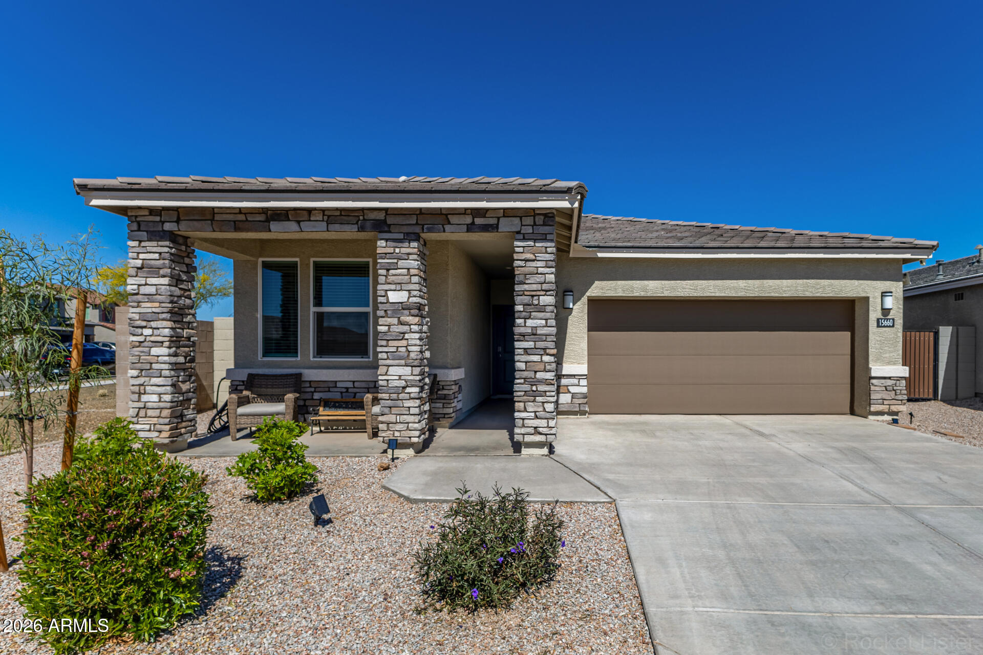 15660 W DESERT HOLLOW Drive