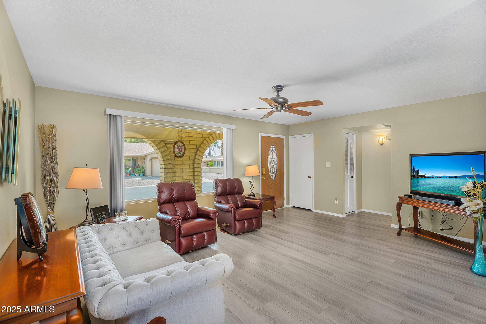 811 S 79TH Way
