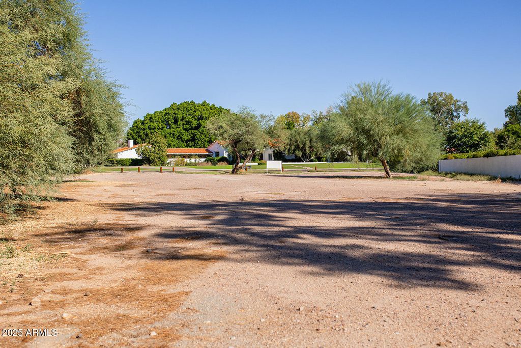 Photo of 17 Biltmore Estate #64, Phoenix, AZ 85016 (MLS # 6926964)