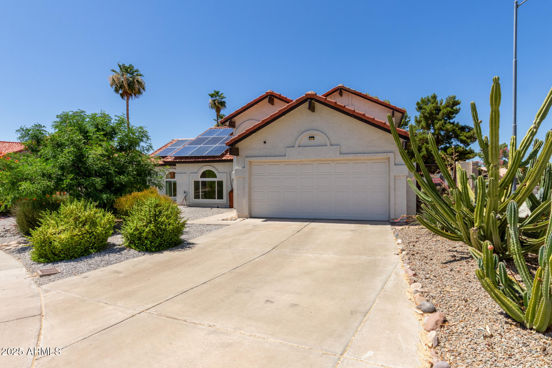 7108 W MORROW Drive
