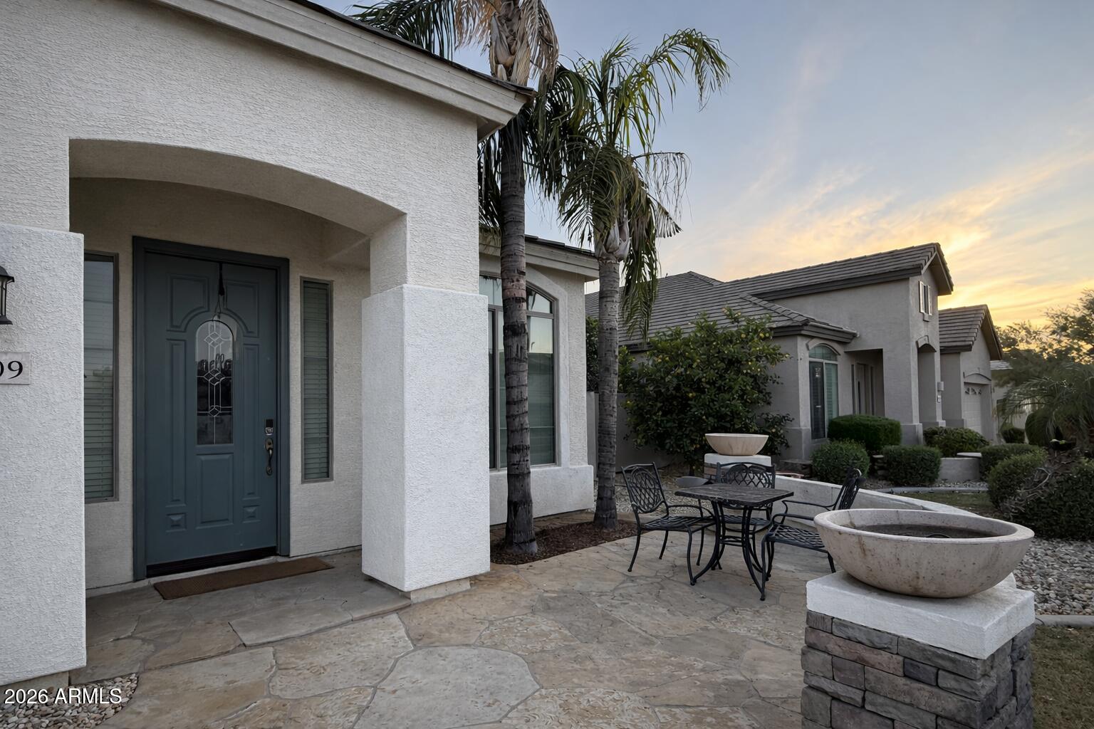 10709 E KNOWLES Avenue