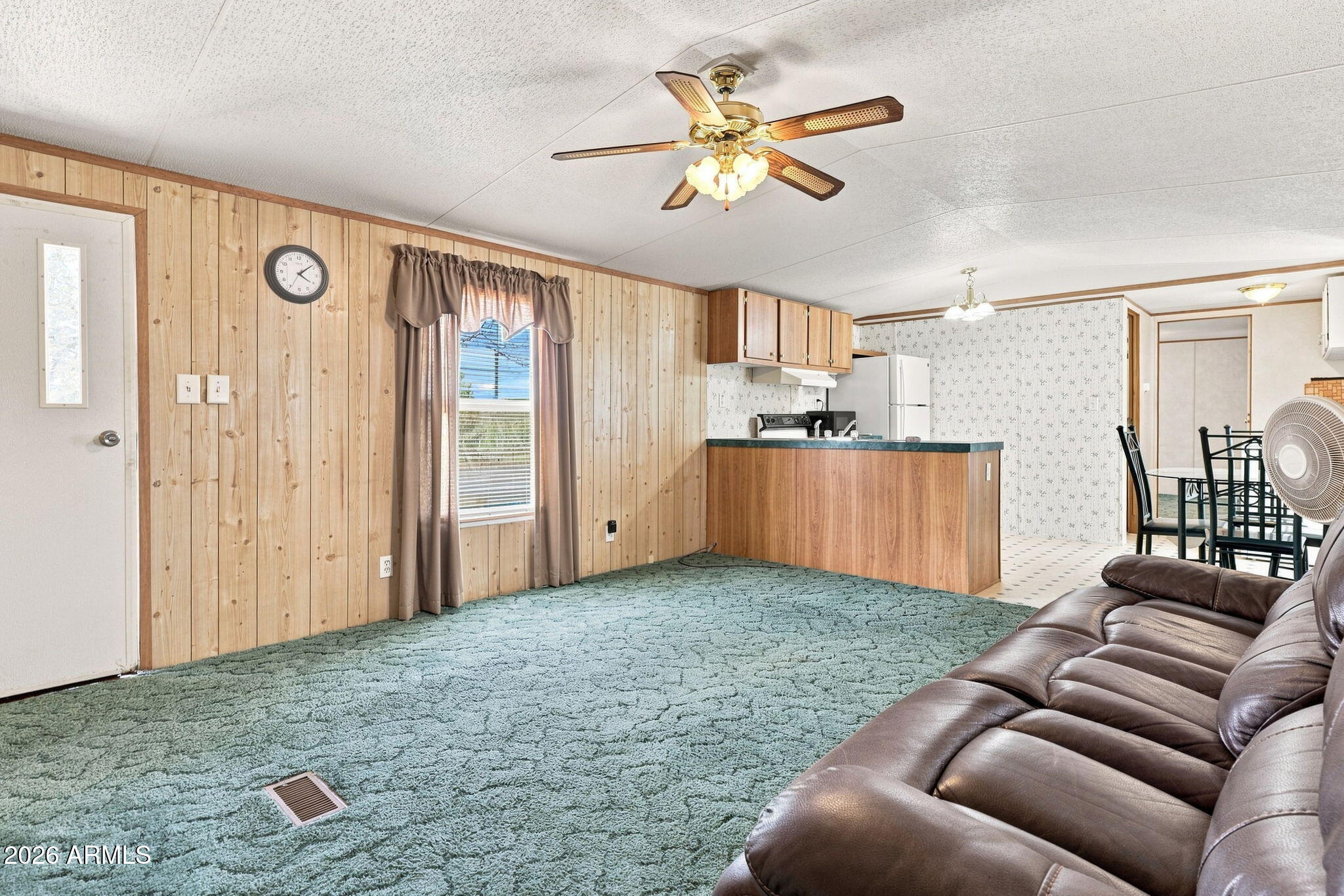 1171 E Desert Rose Drive