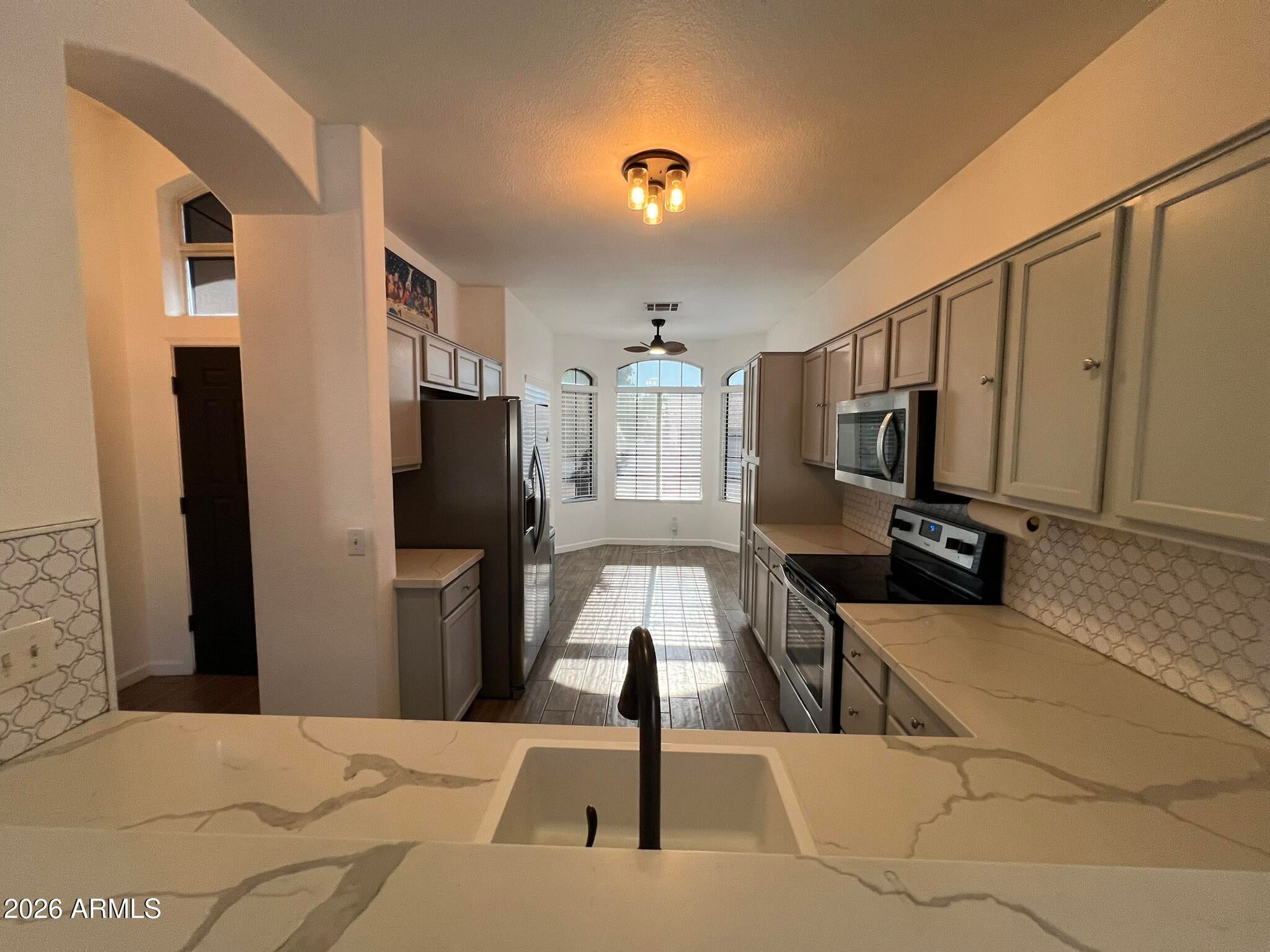 2527 N SILVERADO --