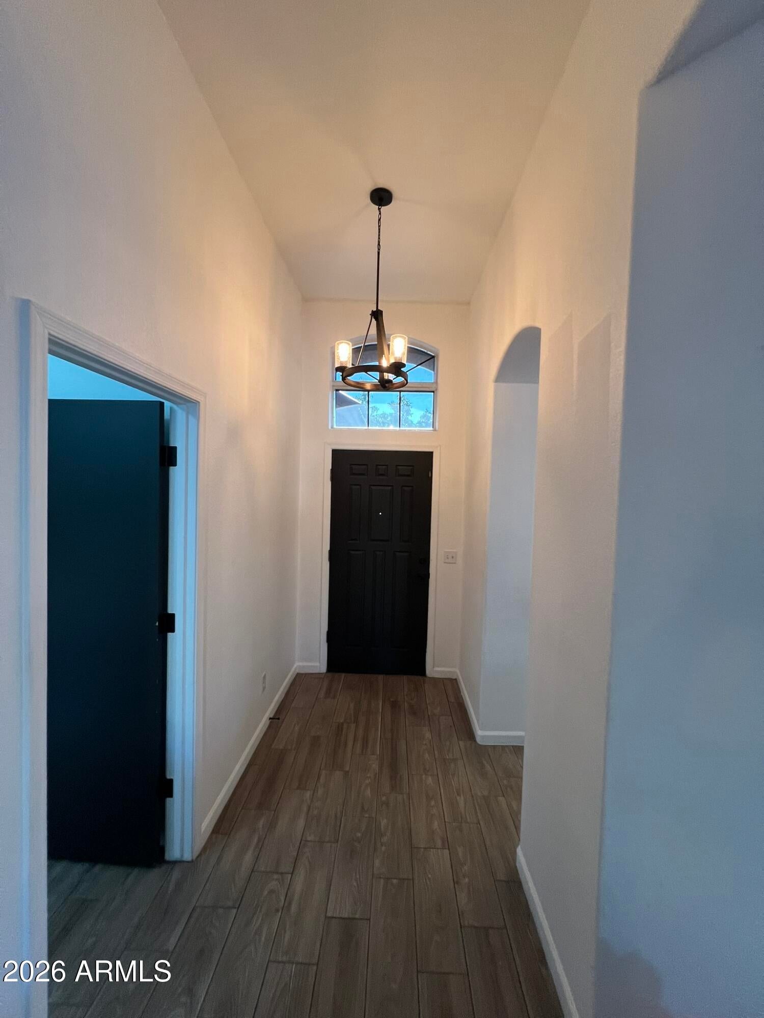 2527 N SILVERADO --