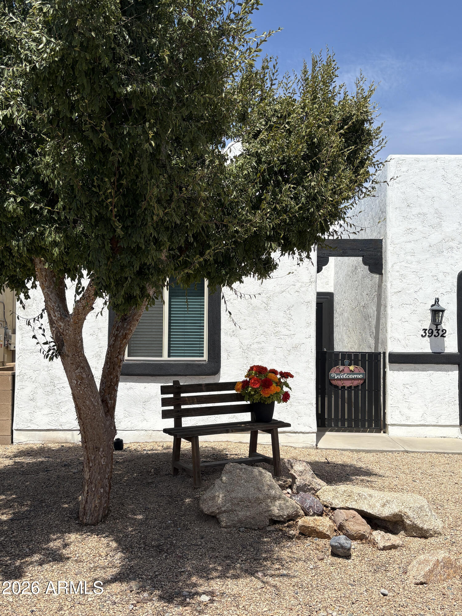 3932 W SALTER Drive