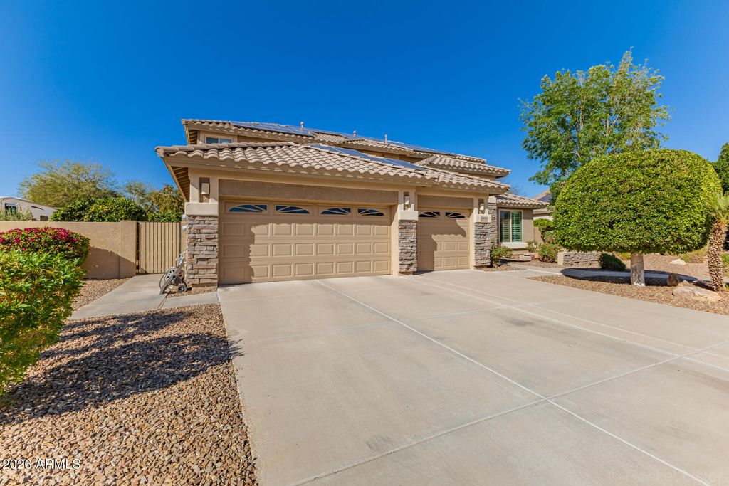 Photo of 7972 W Donald Drive, Peoria, AZ 85383 (MLS # 7002194)