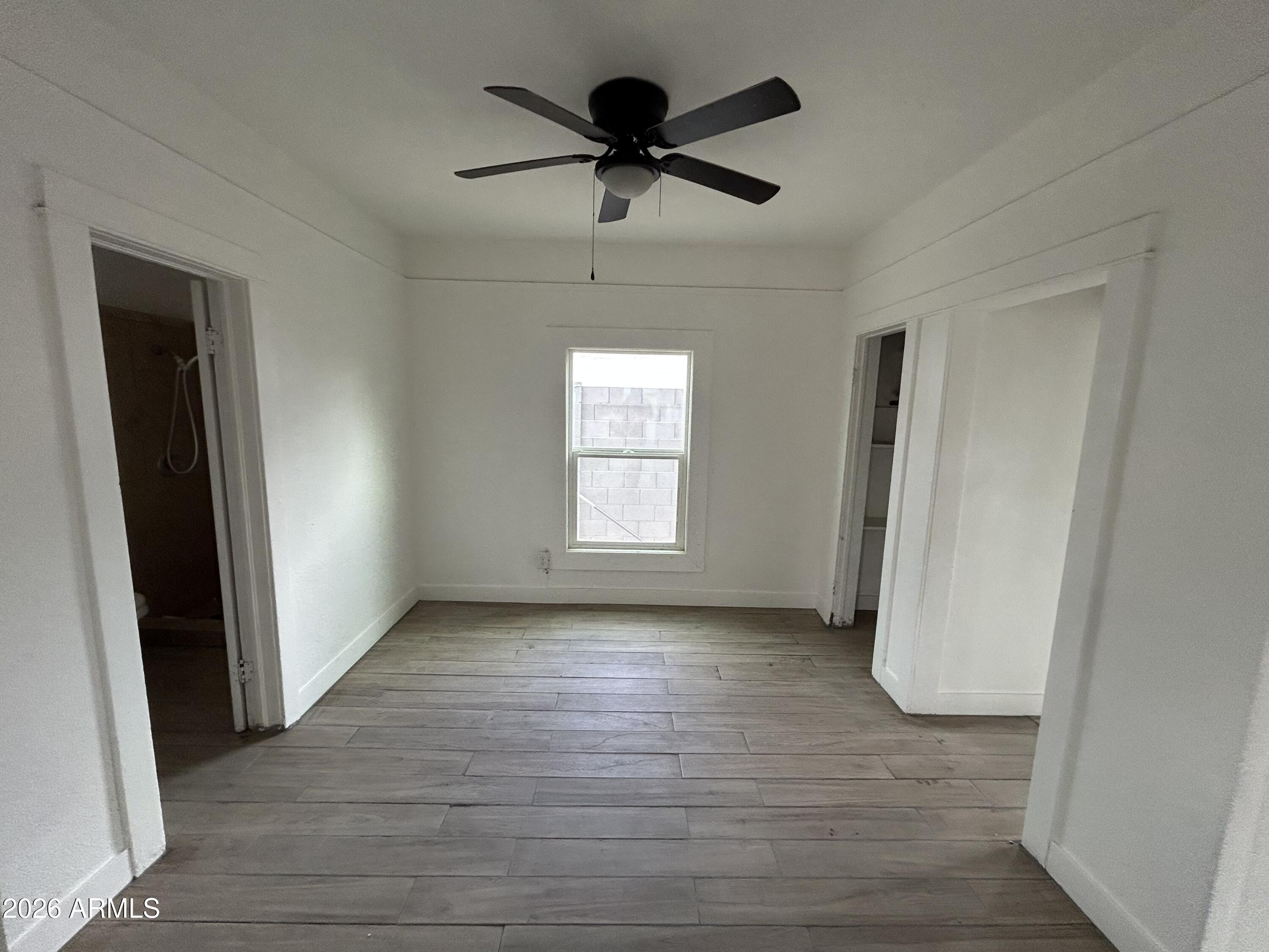 207 E JACKSON Avenue