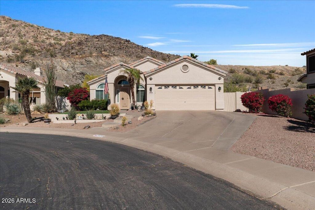 Photo of 15055 S 14th Place, Phoenix, AZ 85048 (MLS # 7001728)