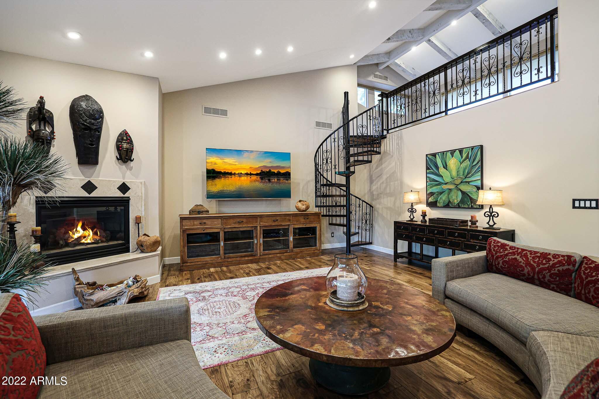 Vista Los Arcos - Residential