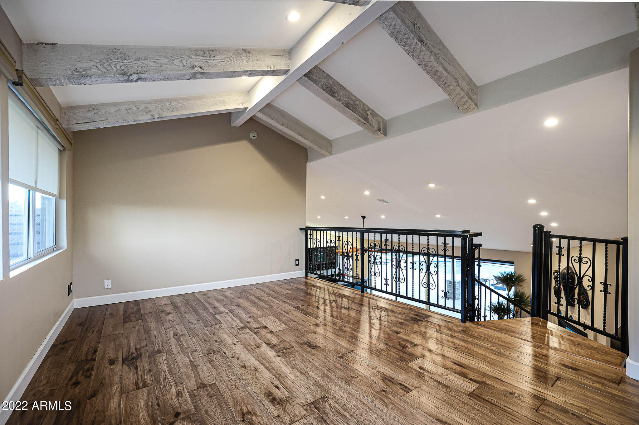 Vista Los Arcos - Residential