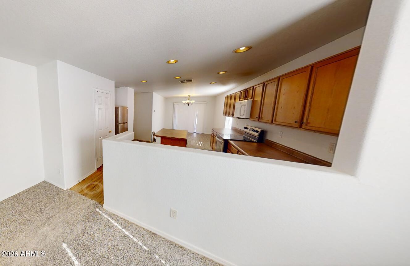 3643 E CONSTITUTION Drive