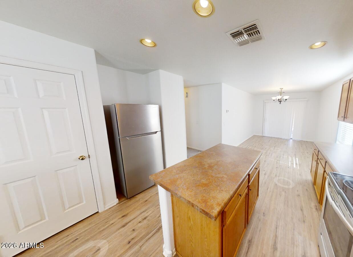 3643 E CONSTITUTION Drive