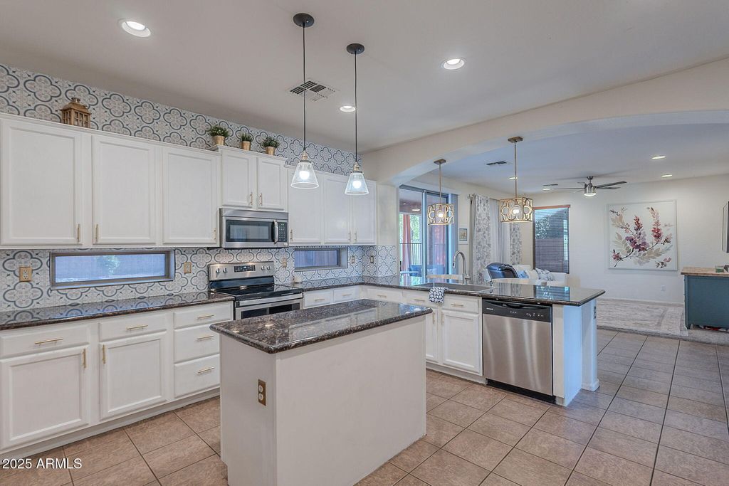 Photo of 3901 E Packard Drive, Gilbert, AZ 85298 (MLS # 6917385)