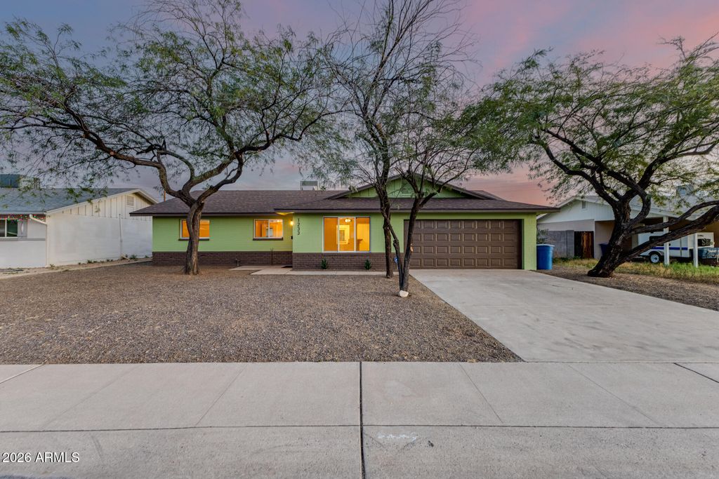Photo of 1233 E Broadmor Drive, Tempe, AZ 85282 (MLS # 6984190)
