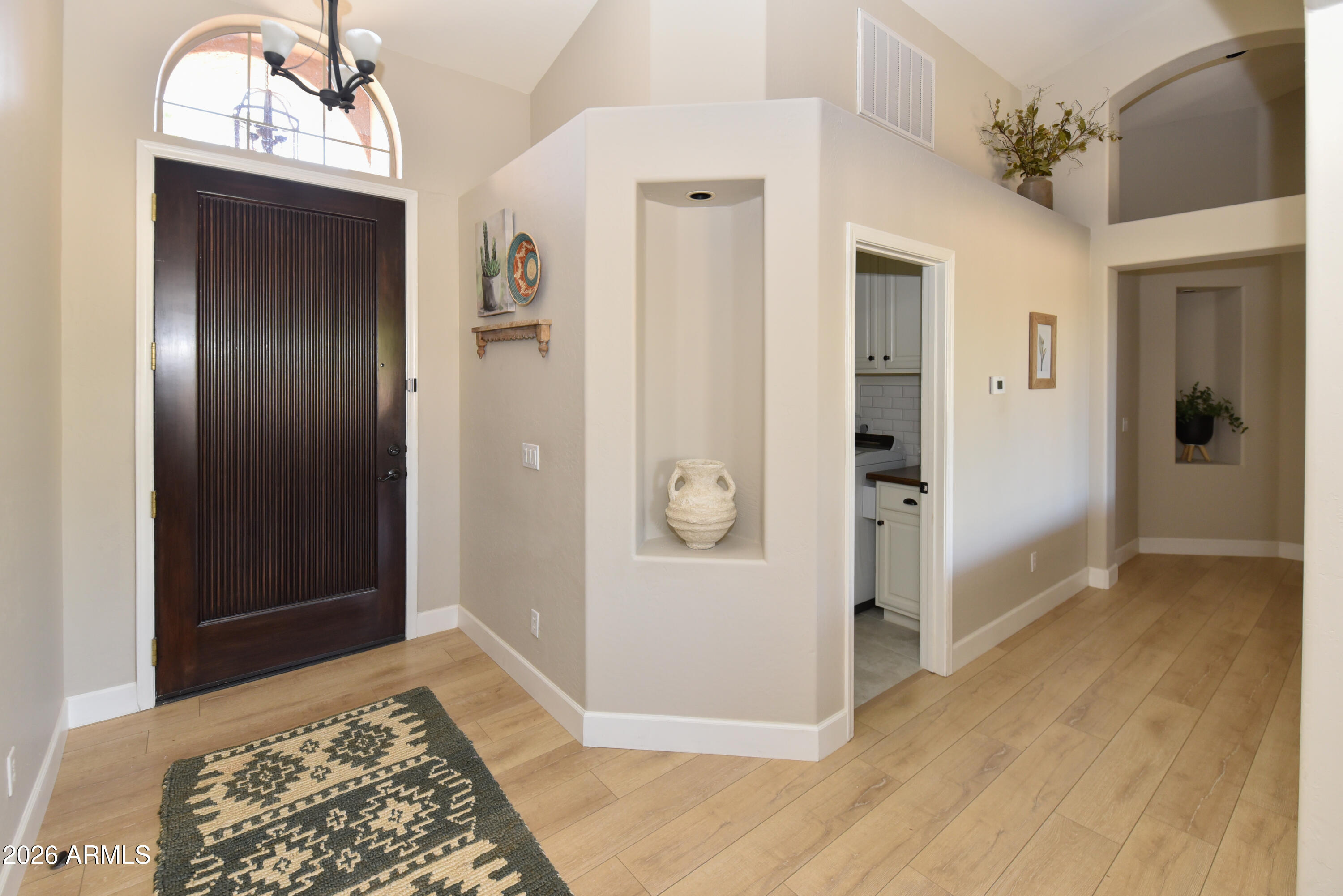 362 E HORSESHOE Avenue