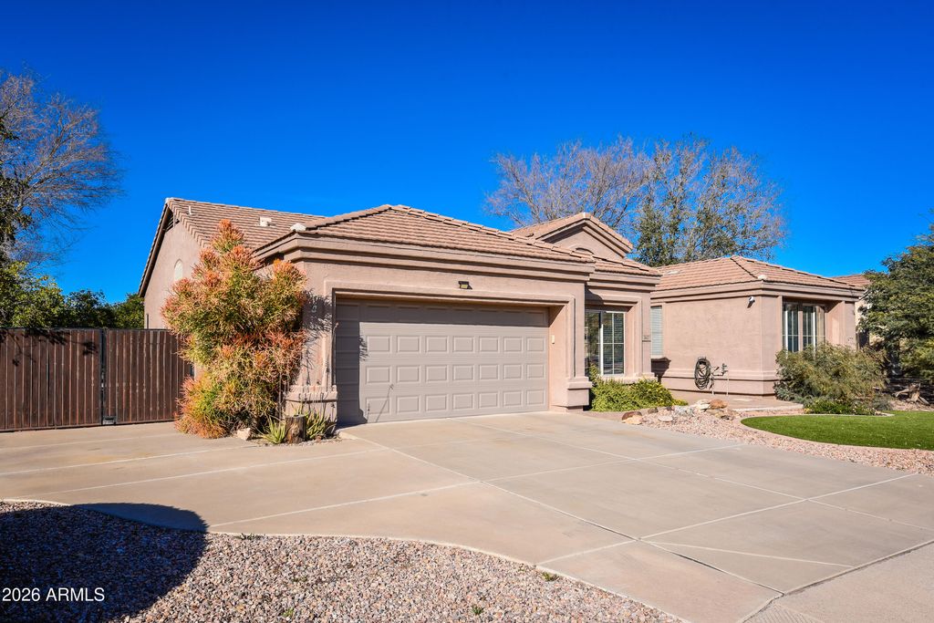 Photo of 362 E Horseshoe Avenue, Gilbert, AZ 85296 (MLS # 6992271)