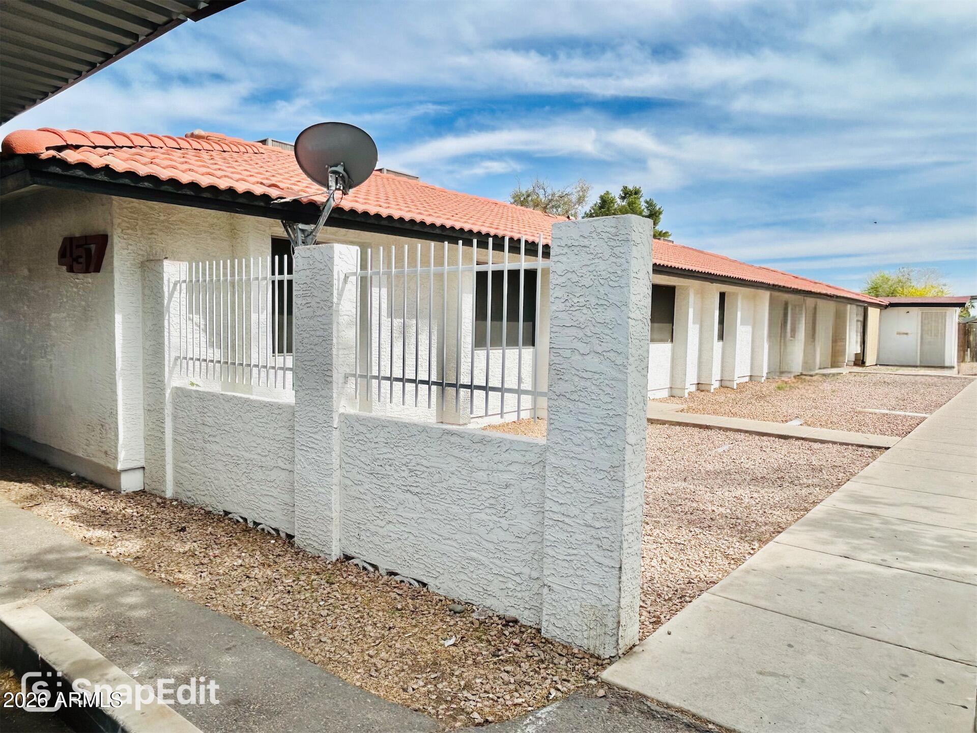 457 E 9TH Avenue