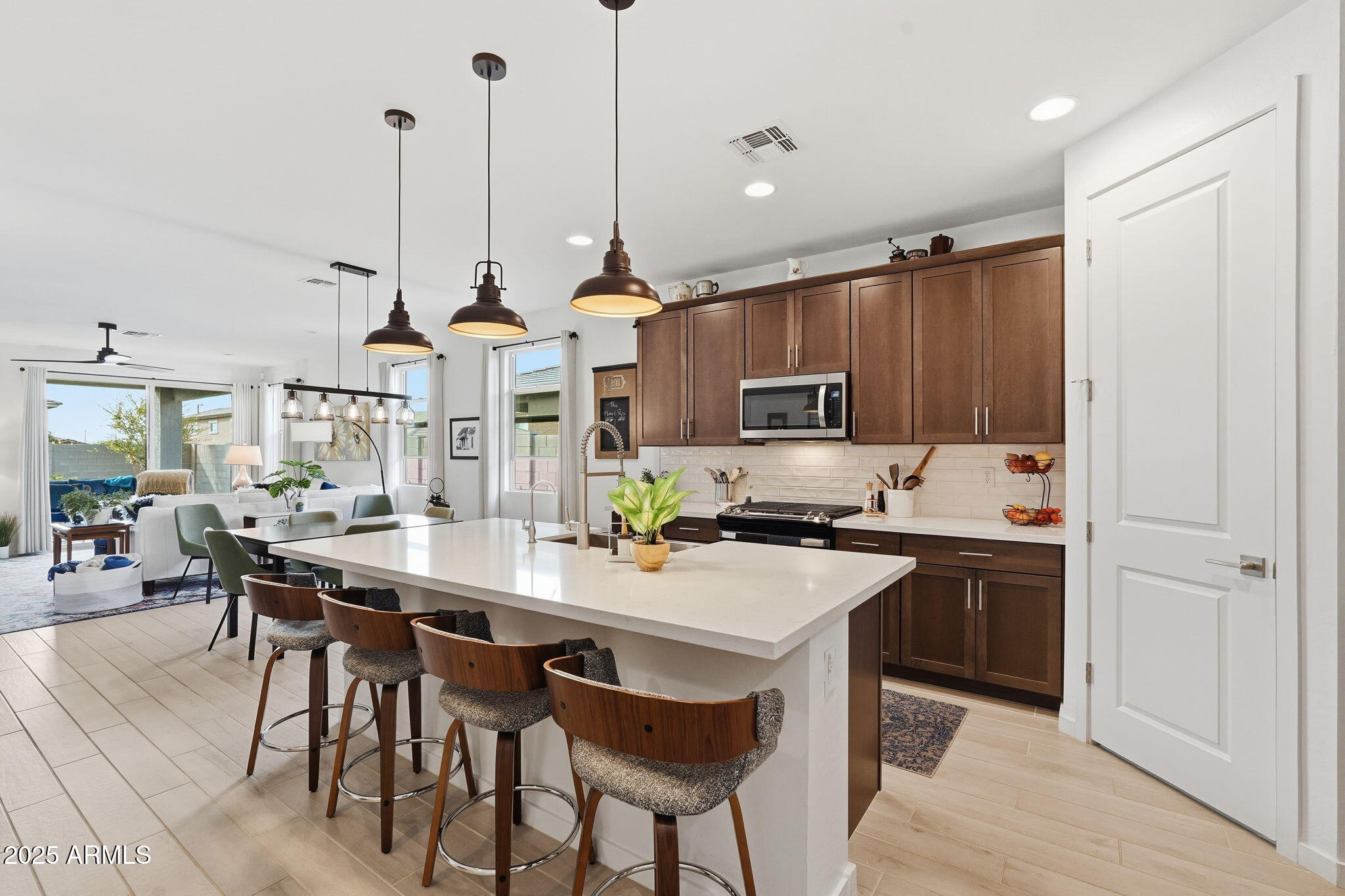 17285 W RUNNING DEER Trail