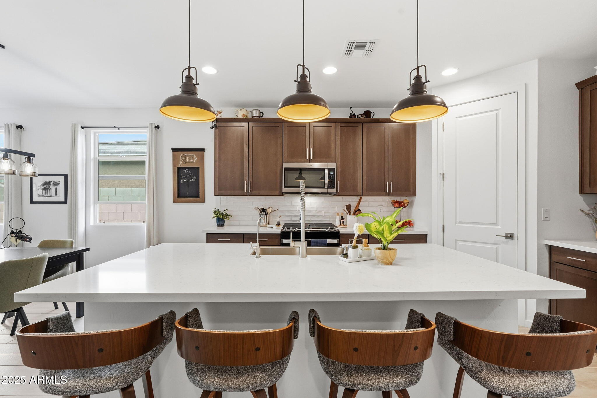 17285 W RUNNING DEER Trail