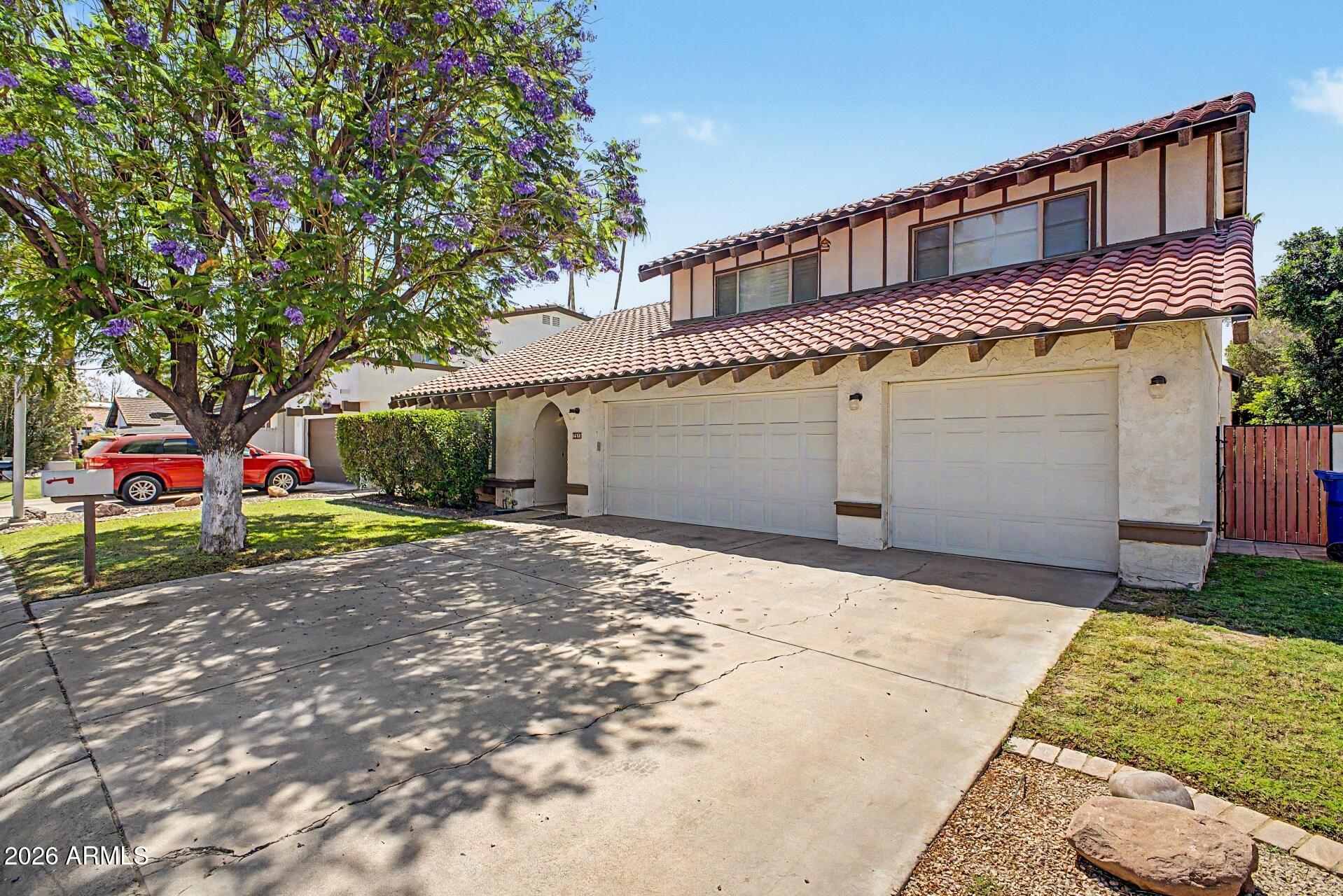 1613 E WEATHERVANE Lane